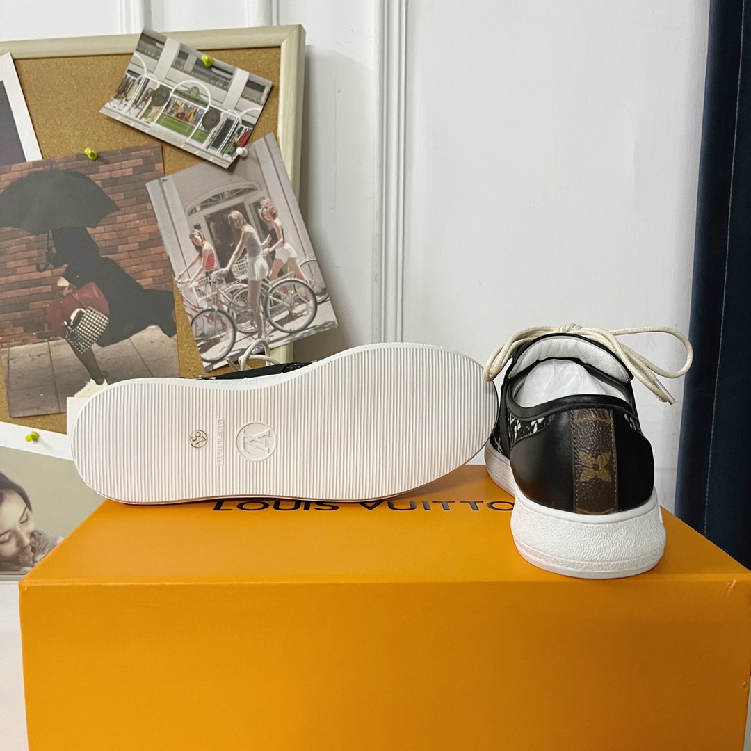 Louis Vuitton Versatile Laced Casual Shoes