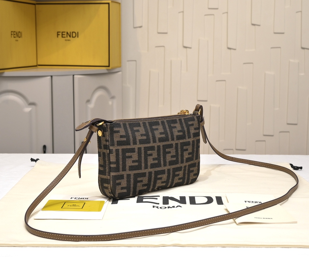 Fendi Vintage Chain Underarm Bag
