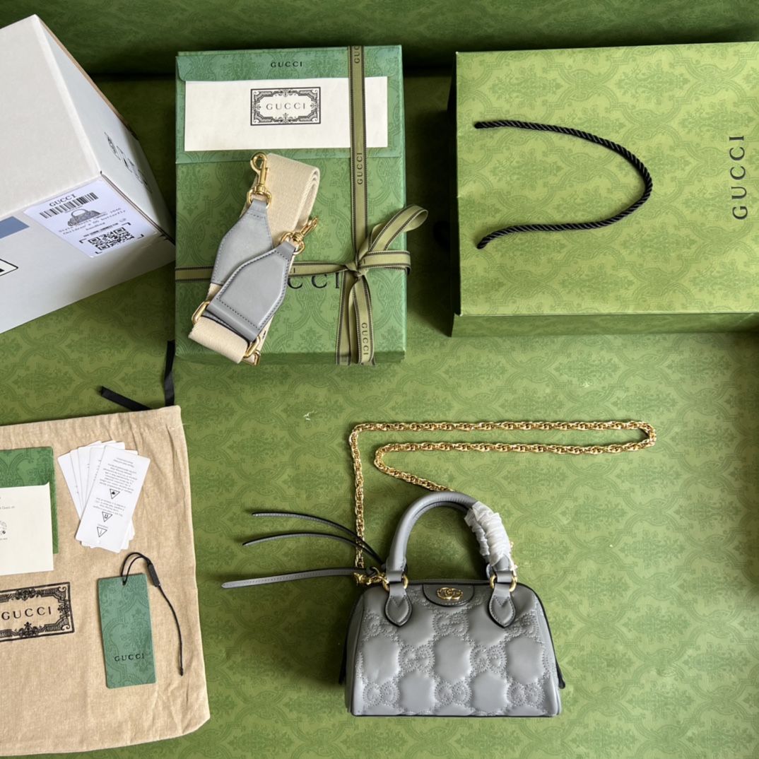 GUCCIOriginal big brand luxury goods 1:1 high-end quality top original size copyGucci chain shoulder bagOriginal big brand luxury goods 1:1 high-end quality top original size copy
