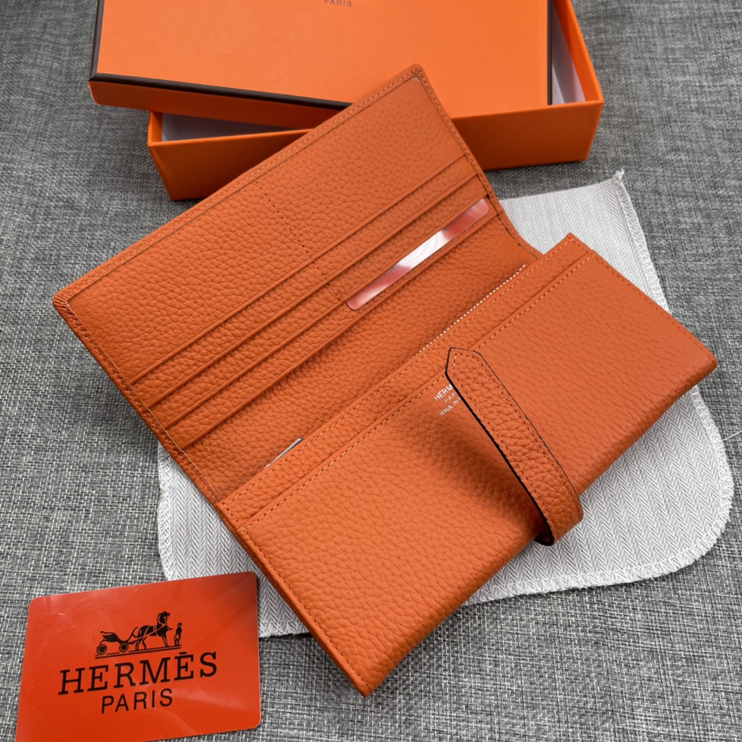 Hermès Bi-Fold Wallet