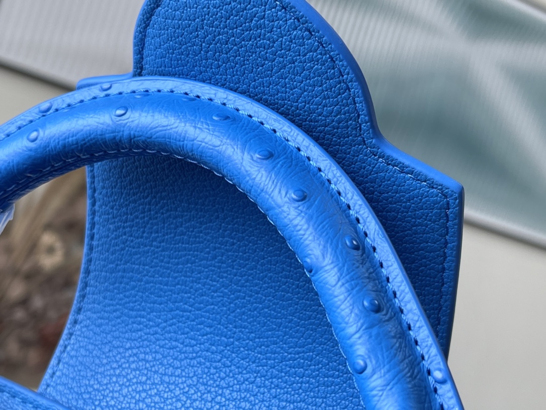 Louis Vuitton Stylish Versatile Leather Crossbody/Shoulder Bag