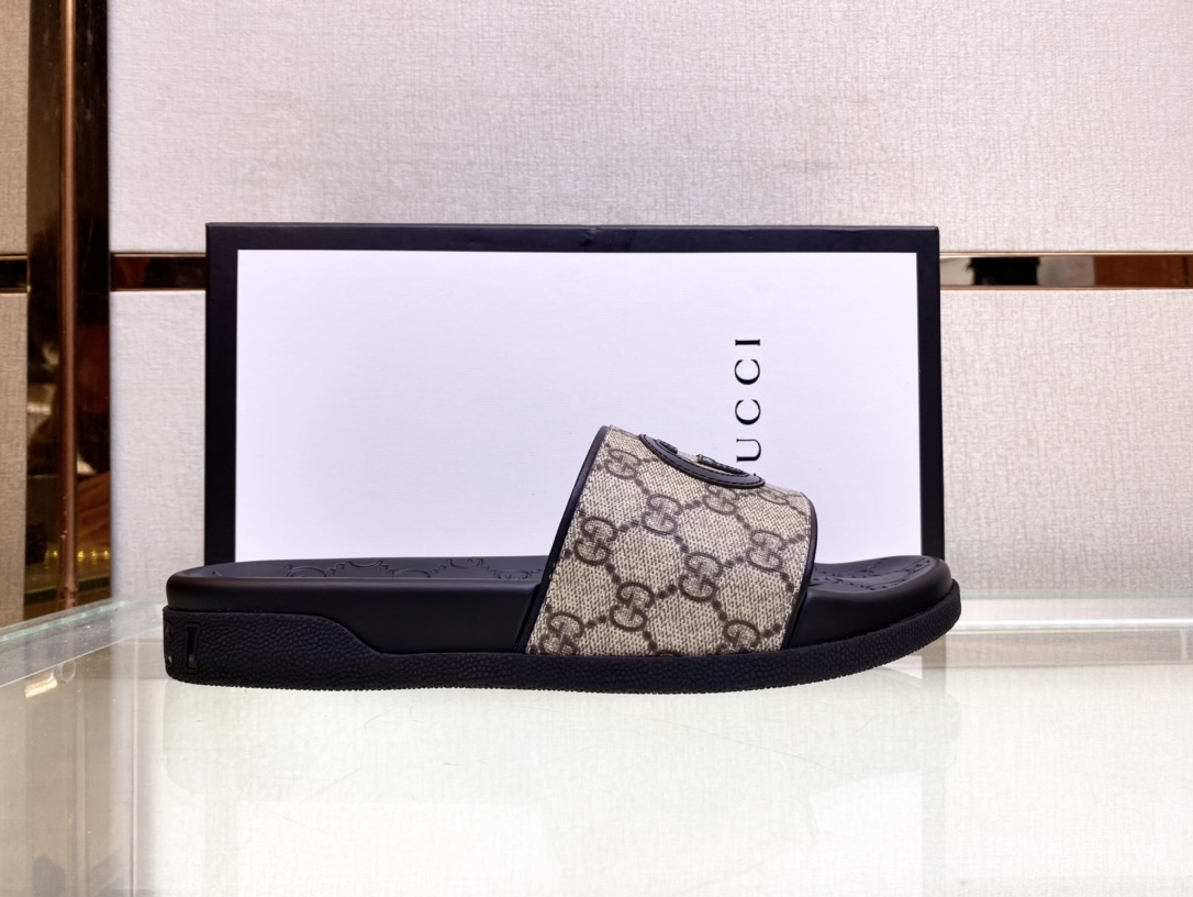 Gucci Vintage Print Flat Slippers