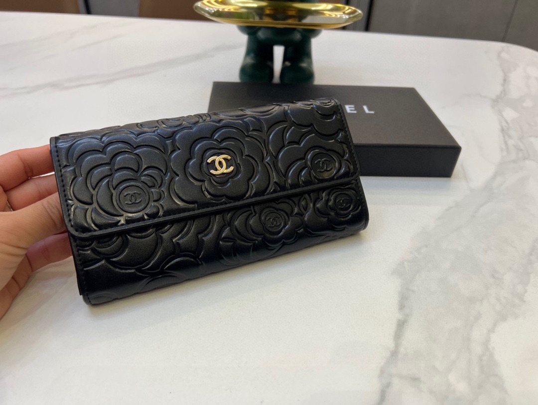 Chanel Elegant Cowhide Clutch Purse