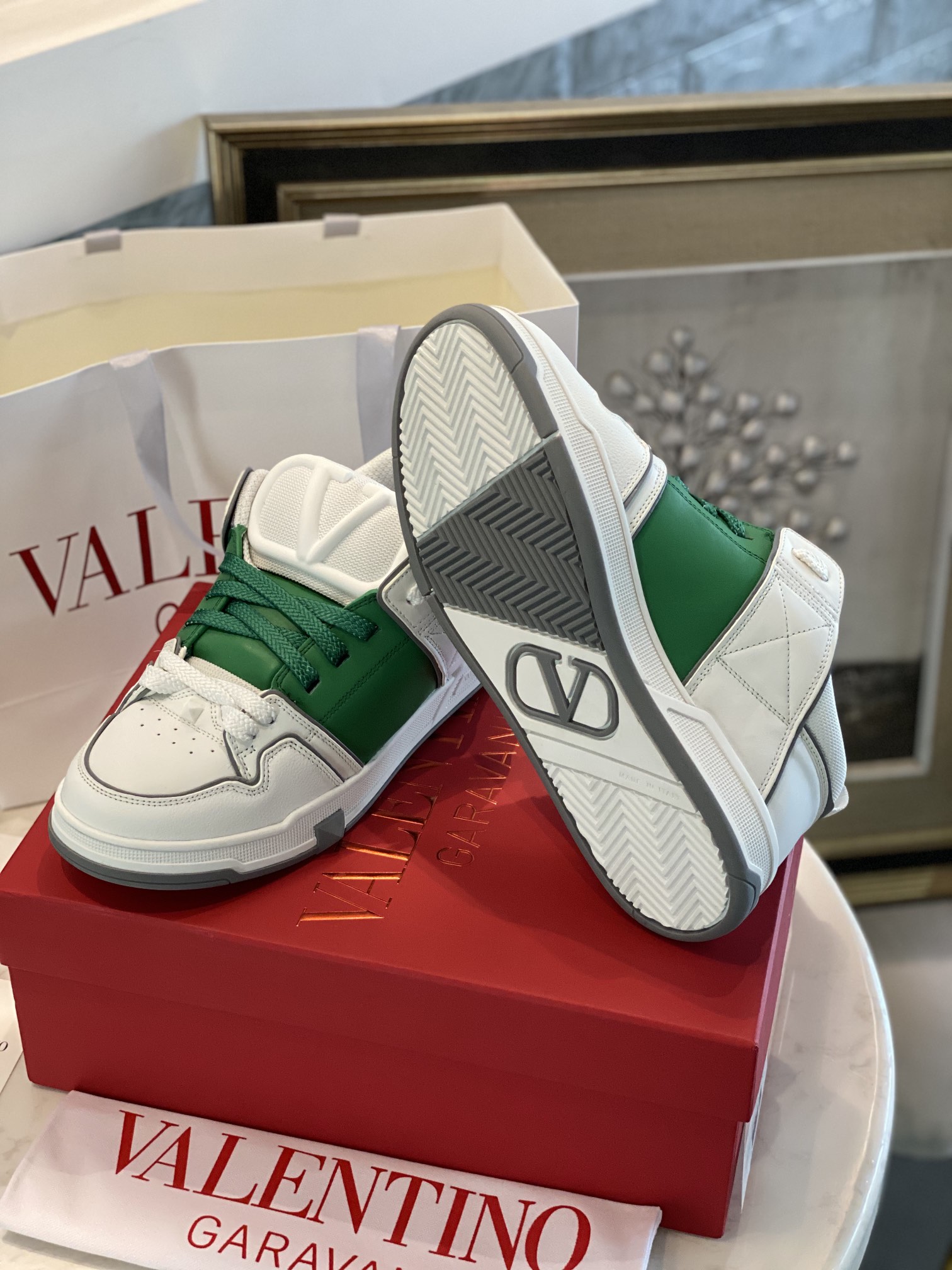 Valentino ONE STUD Calfskin Lace-Up Sneakers