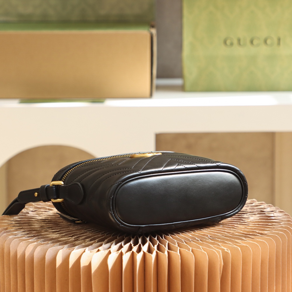 CUCCI Lambskin Cosmetic Bag