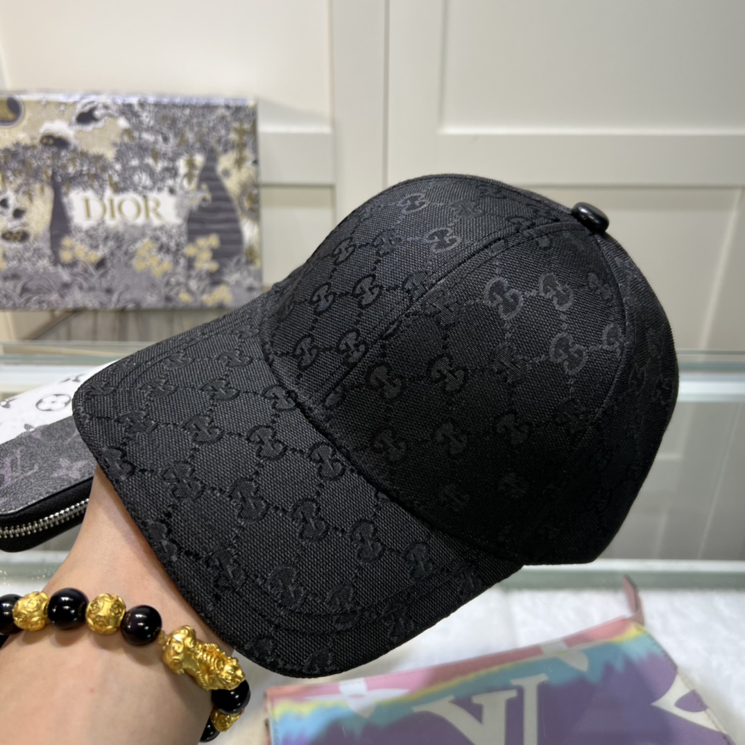 Gucci Classic Monogram Cap