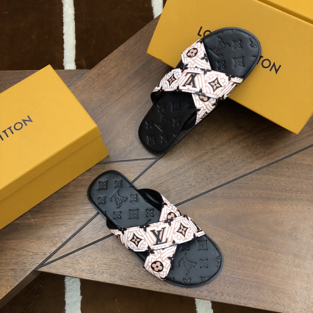 LV Fashionable Classic Versatile Leather Slippers