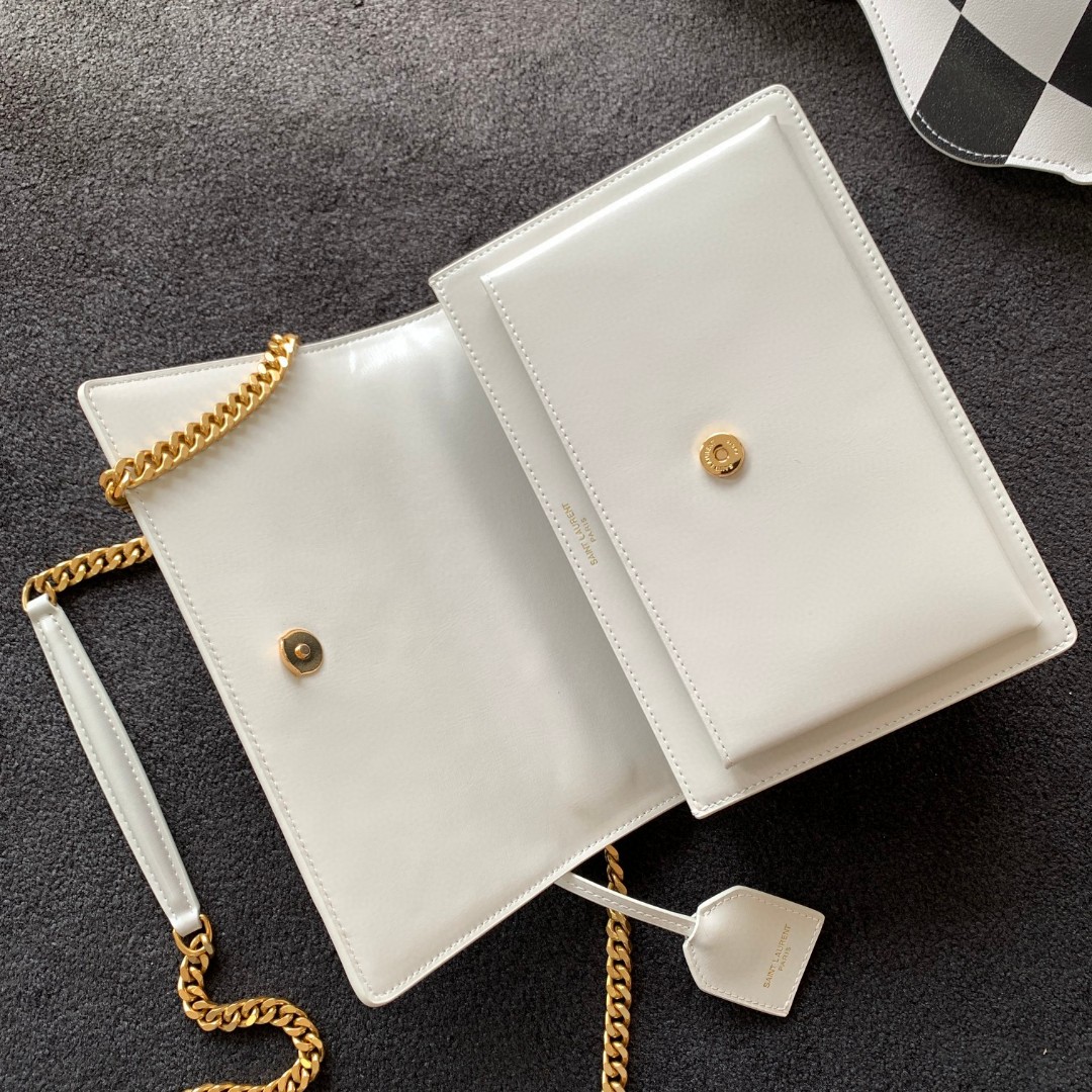 Saint Laurent Classic Chain Shoulder/Crossbody Bag for Women in White