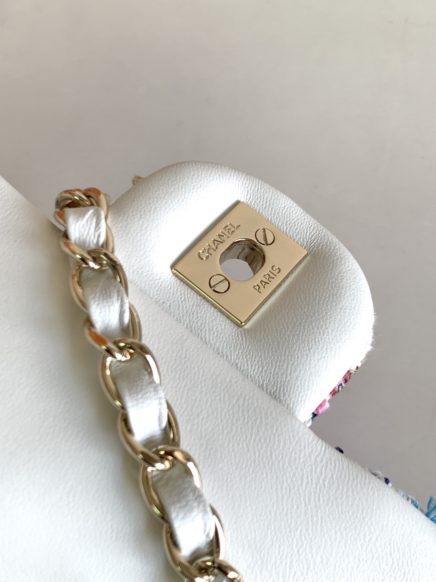 Chanel Autumn-Winter Tweed Elegant Crossbody Bag