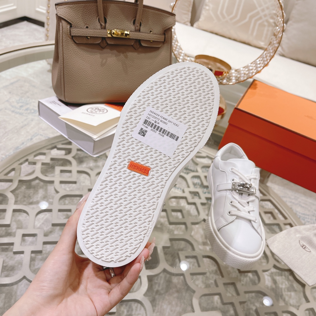 Hermès Latest Kelly Buckle White Sneakers Flat Shoe