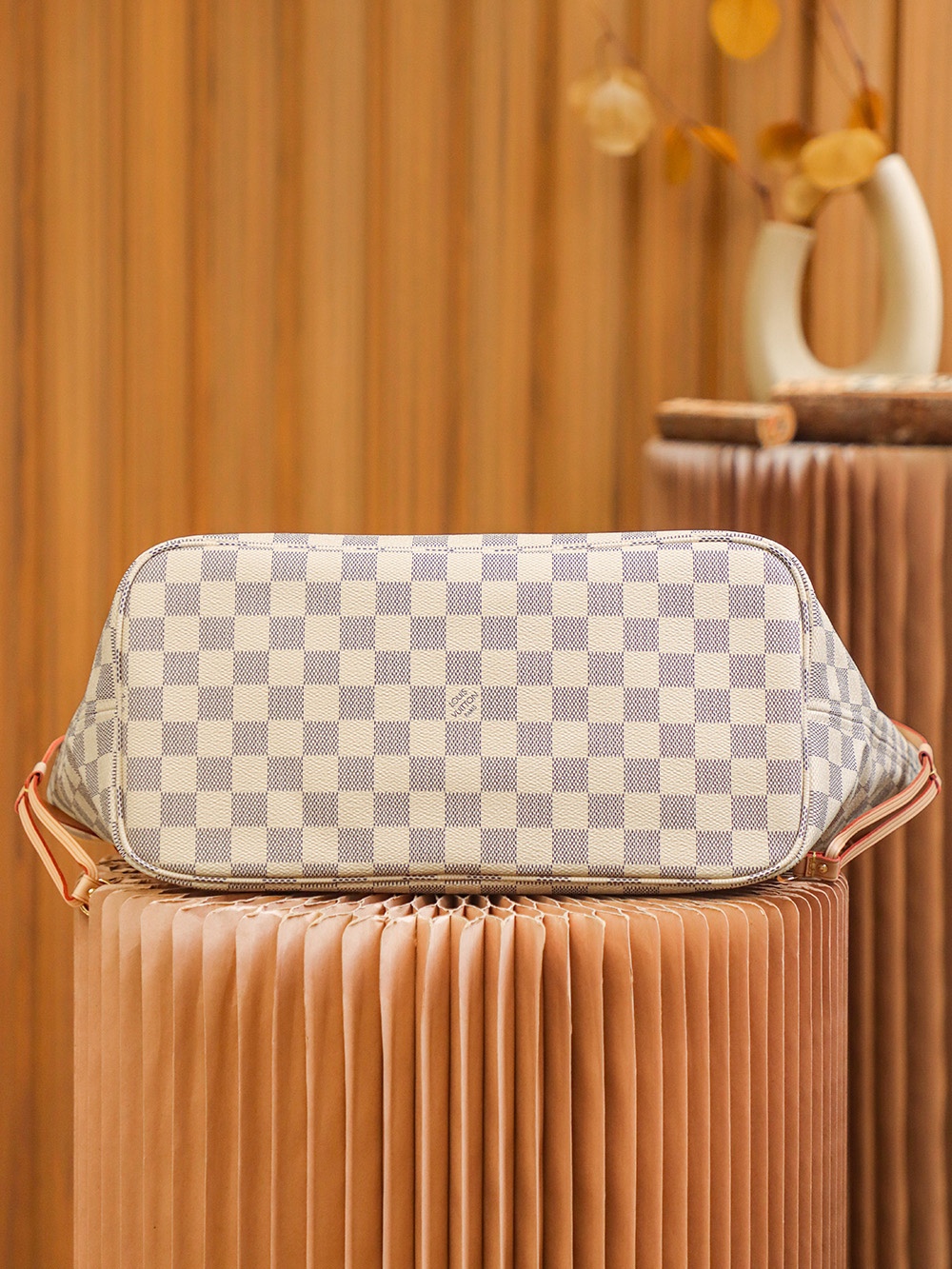 Louis Vuitton Versatile Leather Tote Bag