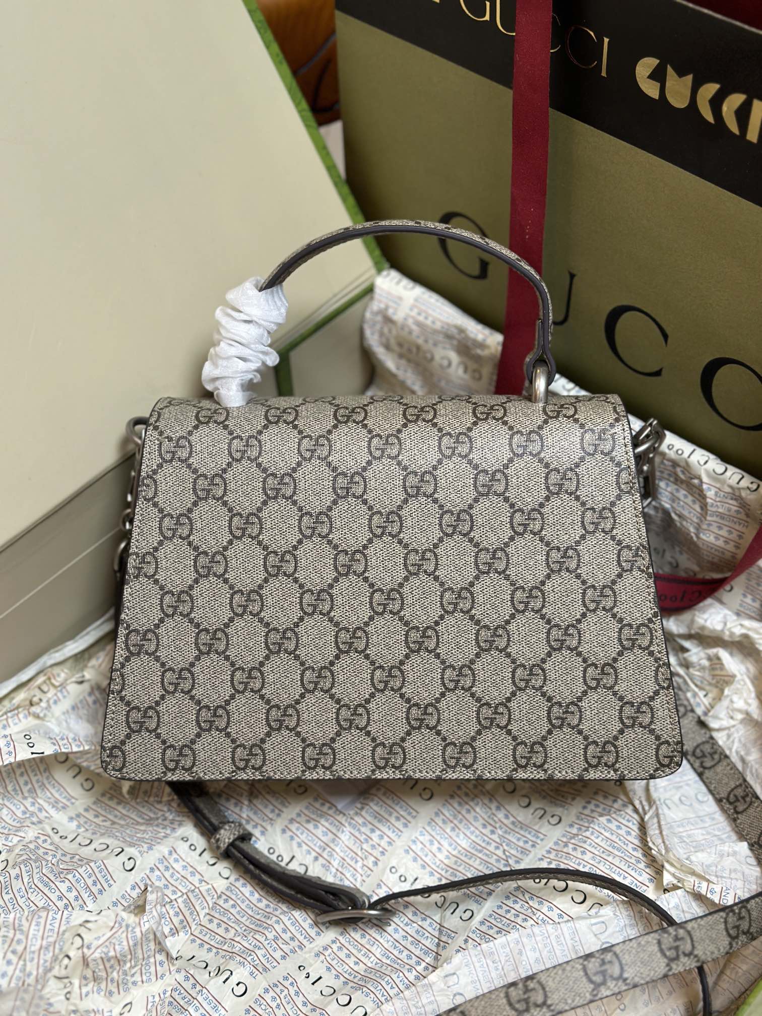 Gucci Classic Vintage-Inspired Leather Handbag