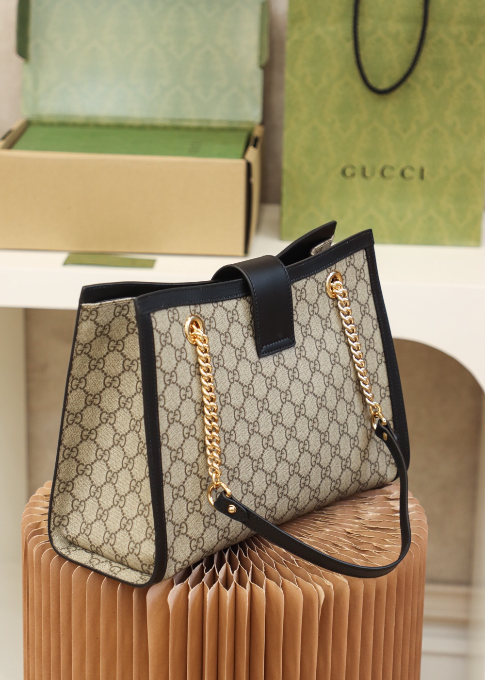 Gucci Classic Vintage-Inspired Leather Large Tote Bag