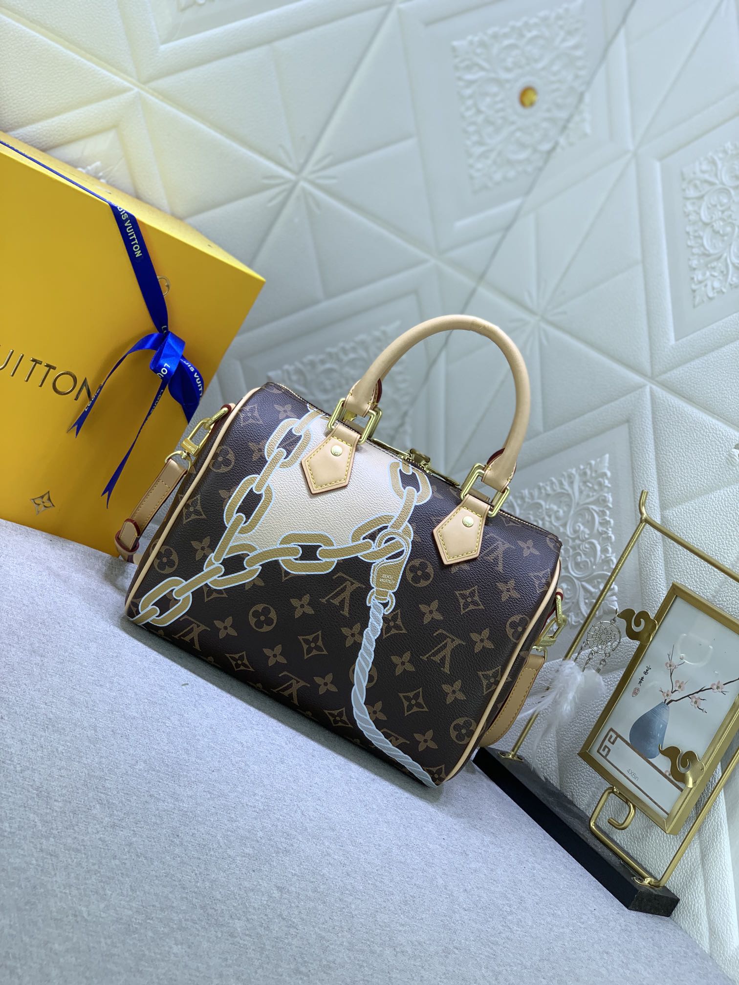 Louis Vuitton Classic Vintage-Inspired Crossbody/Shoulder Bag