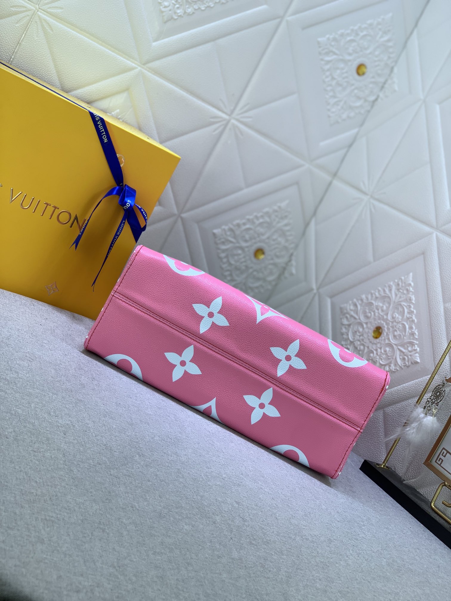 Louis Vuitton Classic Fashionable Tote Bag