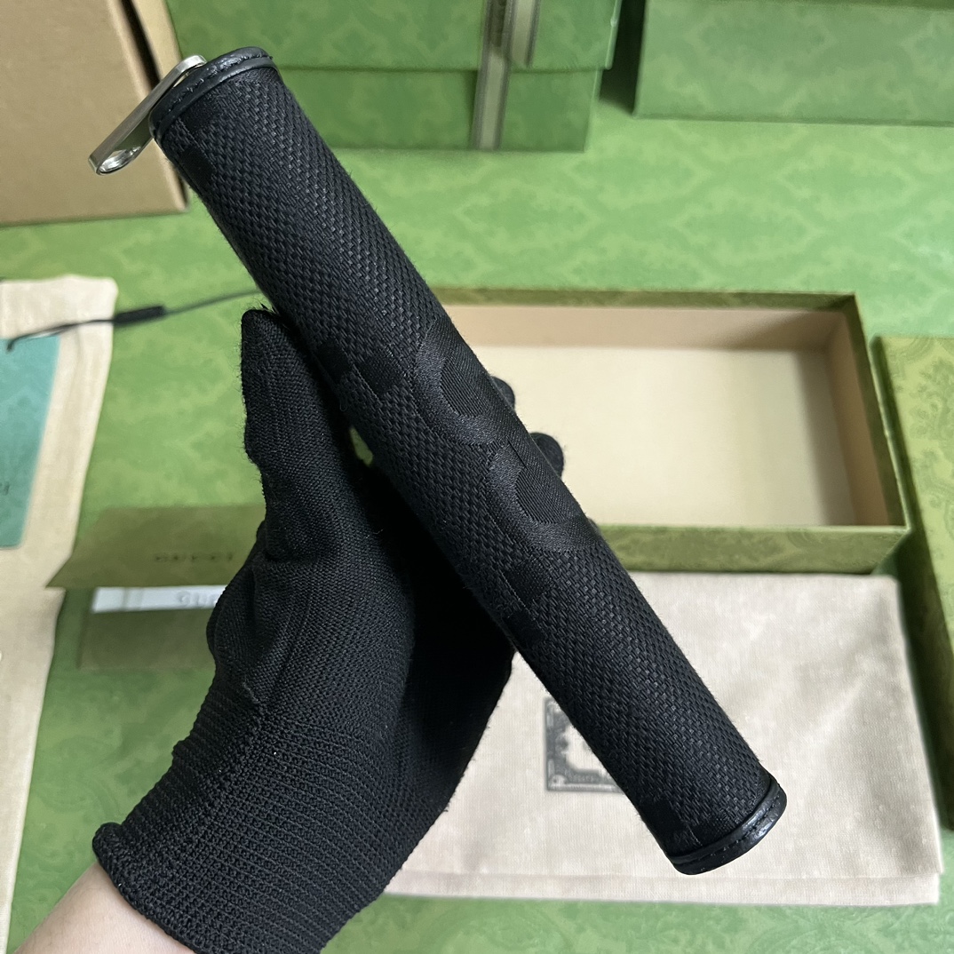 Gucci Classic Leather Clutch Bag