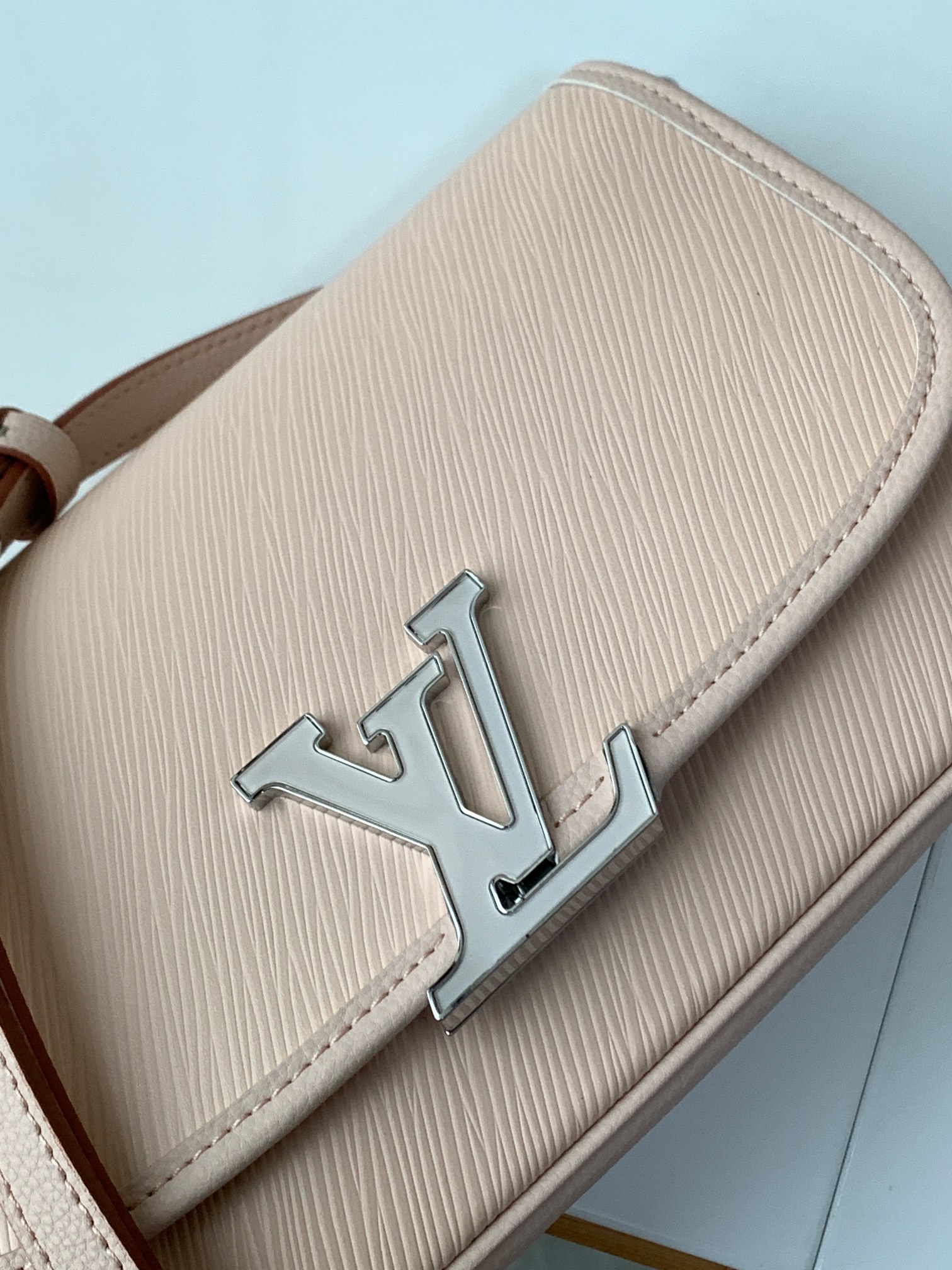 Louis Vuitton Glossy Pink Leather Clutch Bag