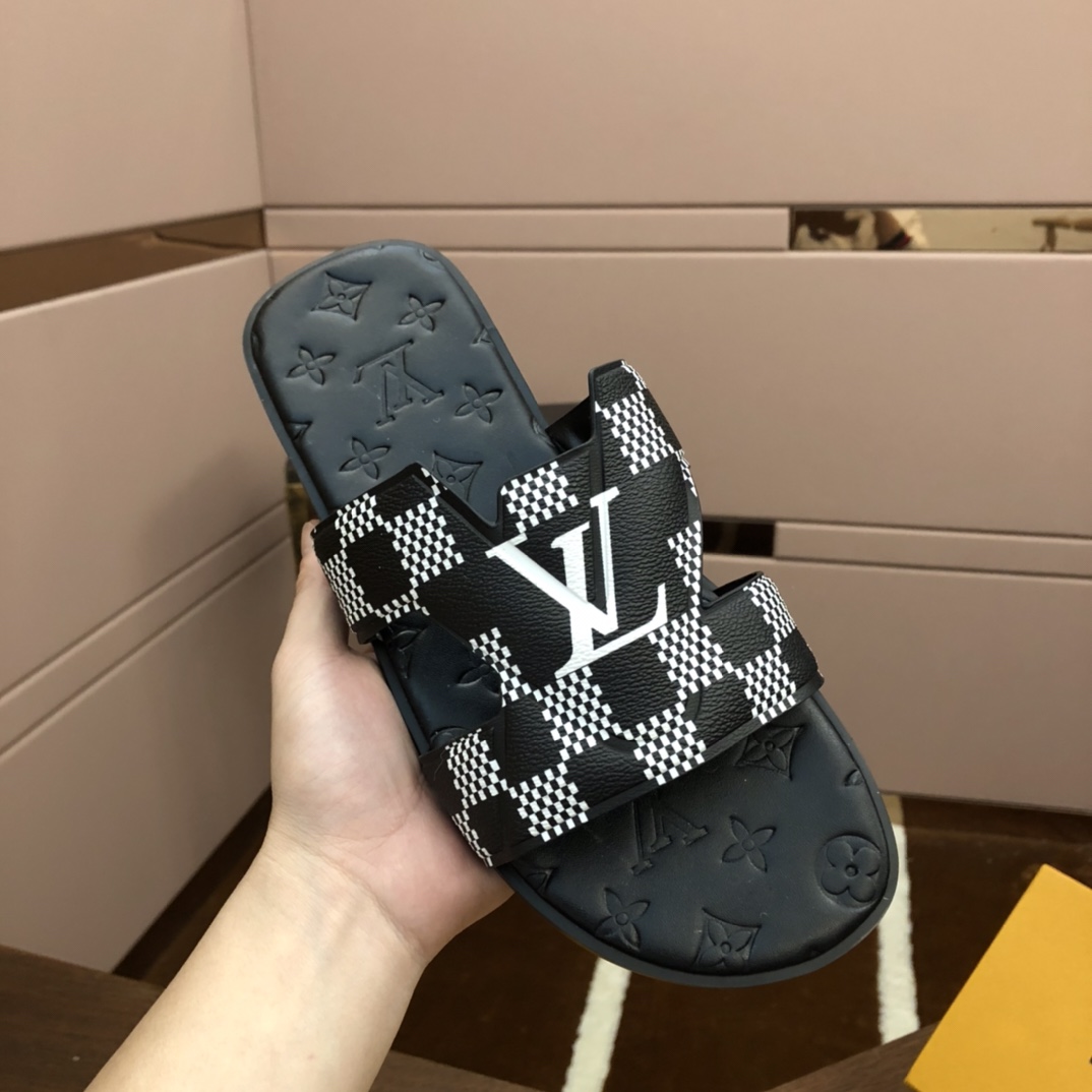 LV Fashionable Classic Versatile Leather Slippers