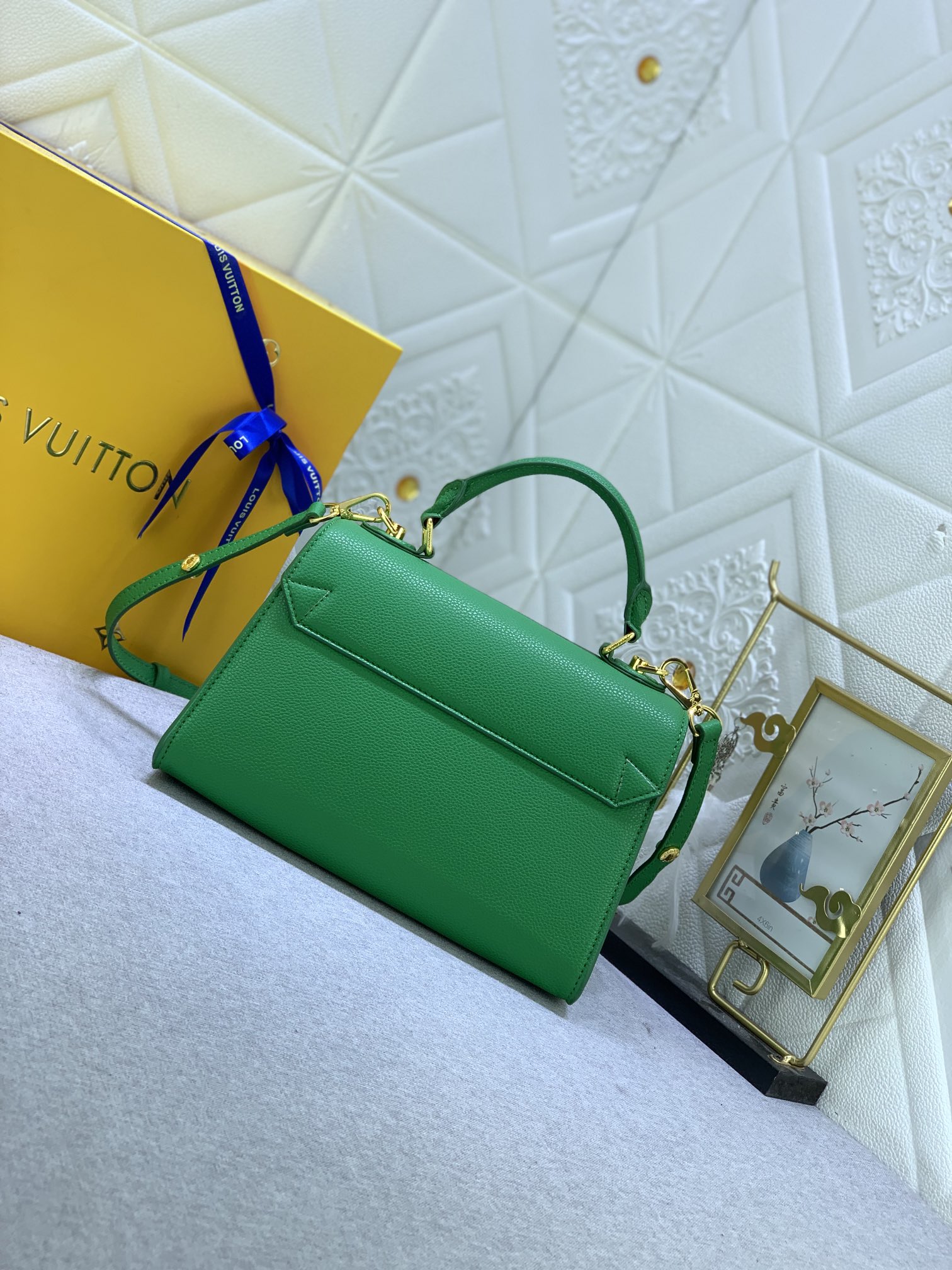 Louis Vuitton Stylish Versatile Leather Crossbody/Shoulder Bag