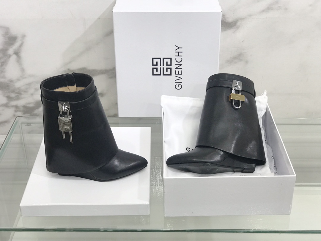 Givenchy Classic Leather Ankle Boots