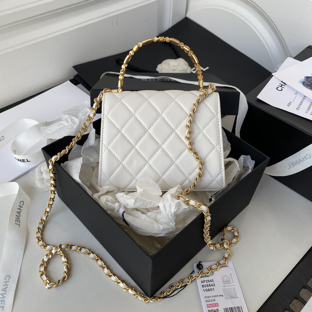 Chanel Elegant Lady's White Leather Handbag
