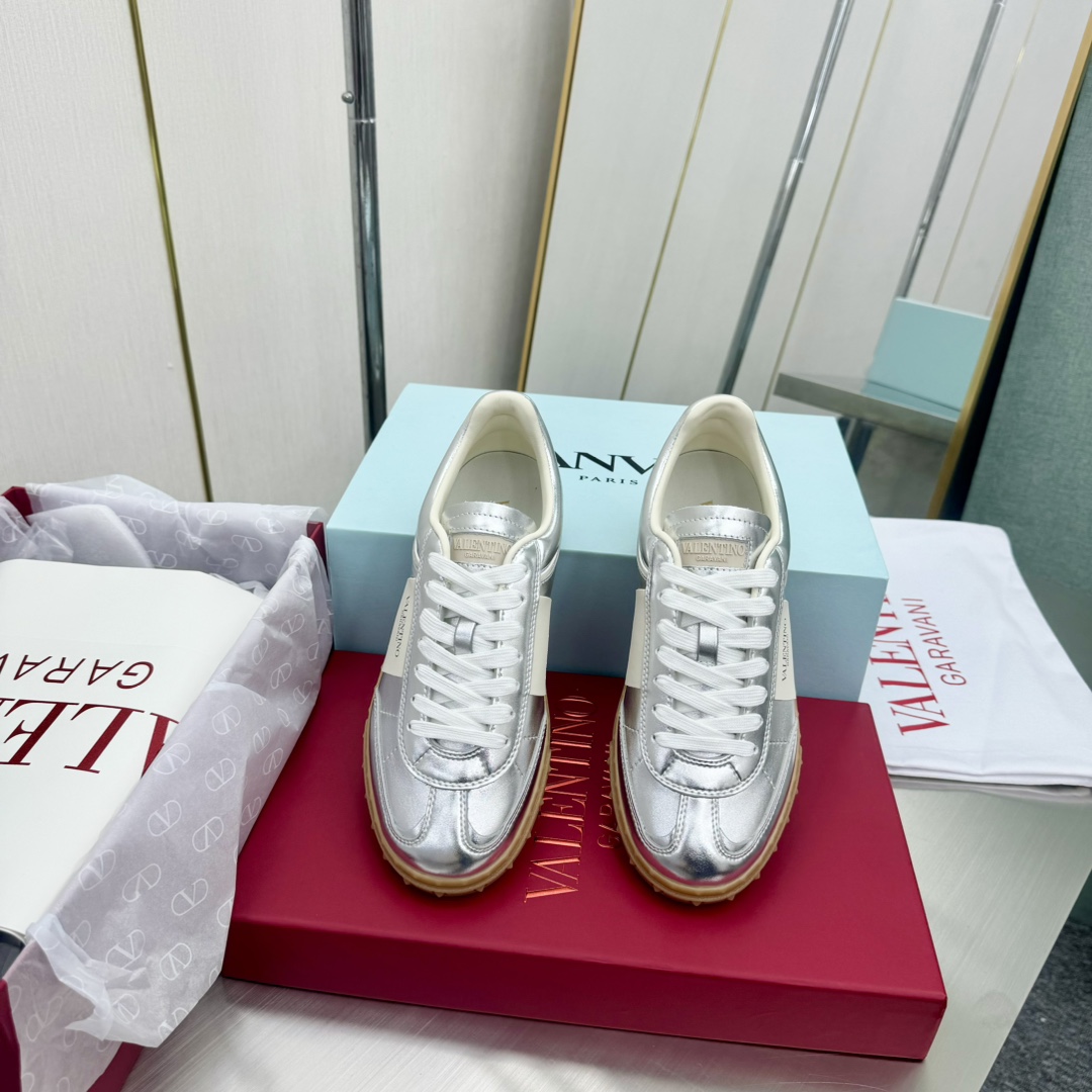 Valentino ONE STUD 2024 New Arrival Calfskin Lace-Up Trainer Sneakers