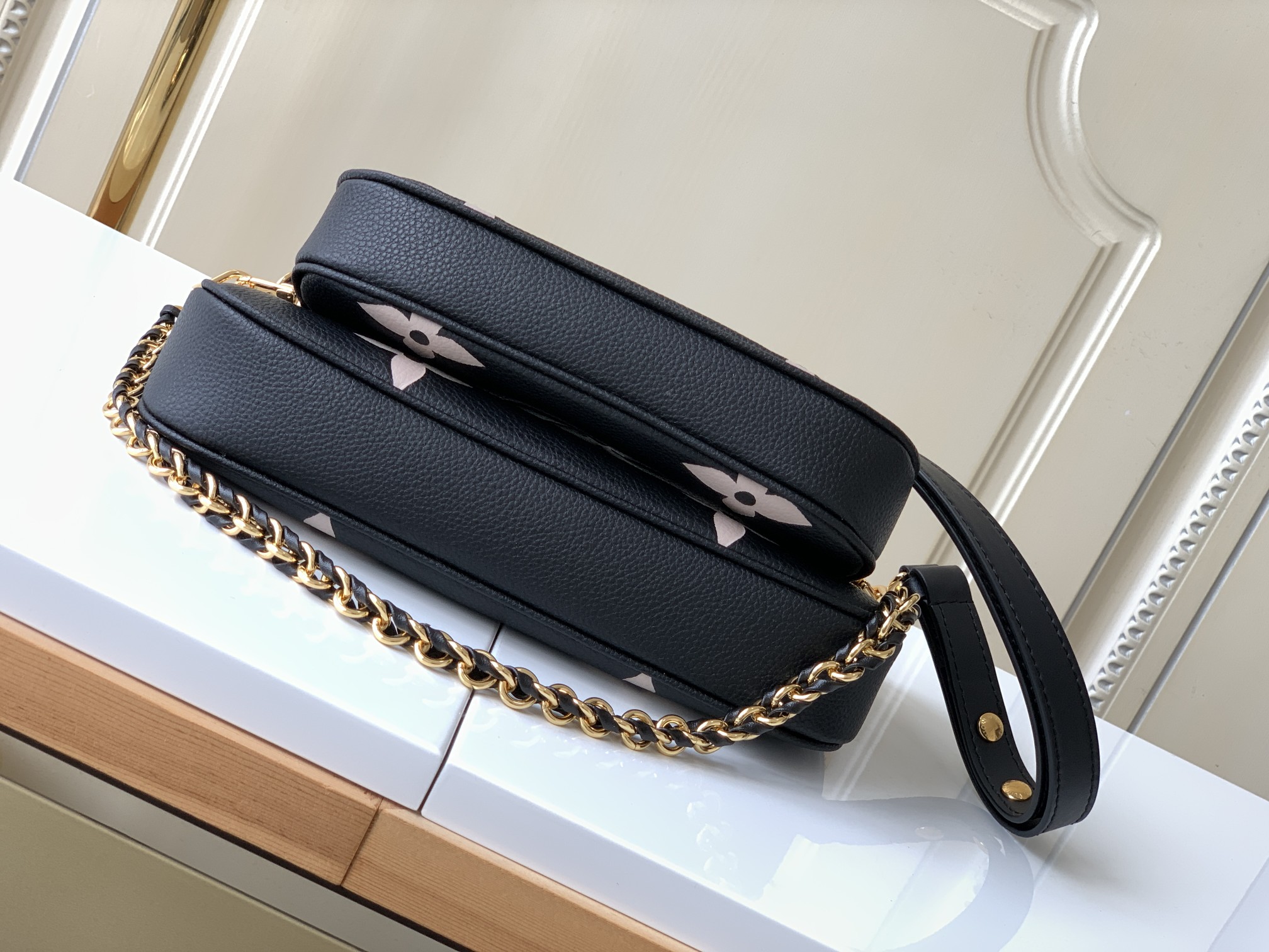 Louis Vuitton Classic Vintage-Inspired Crossbody/Shoulder Bag