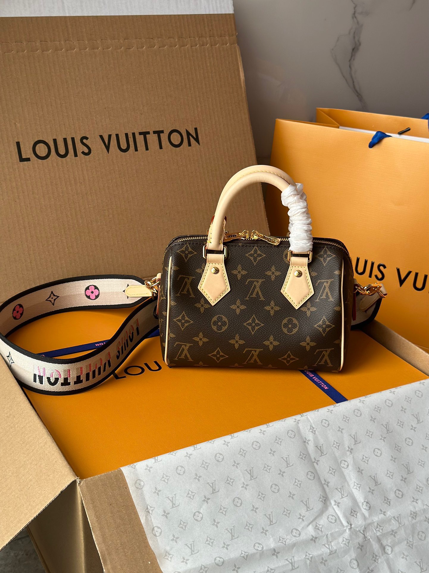 Louis Vuitton Classic Vintage-Inspired Crossbody/Shoulder Bag