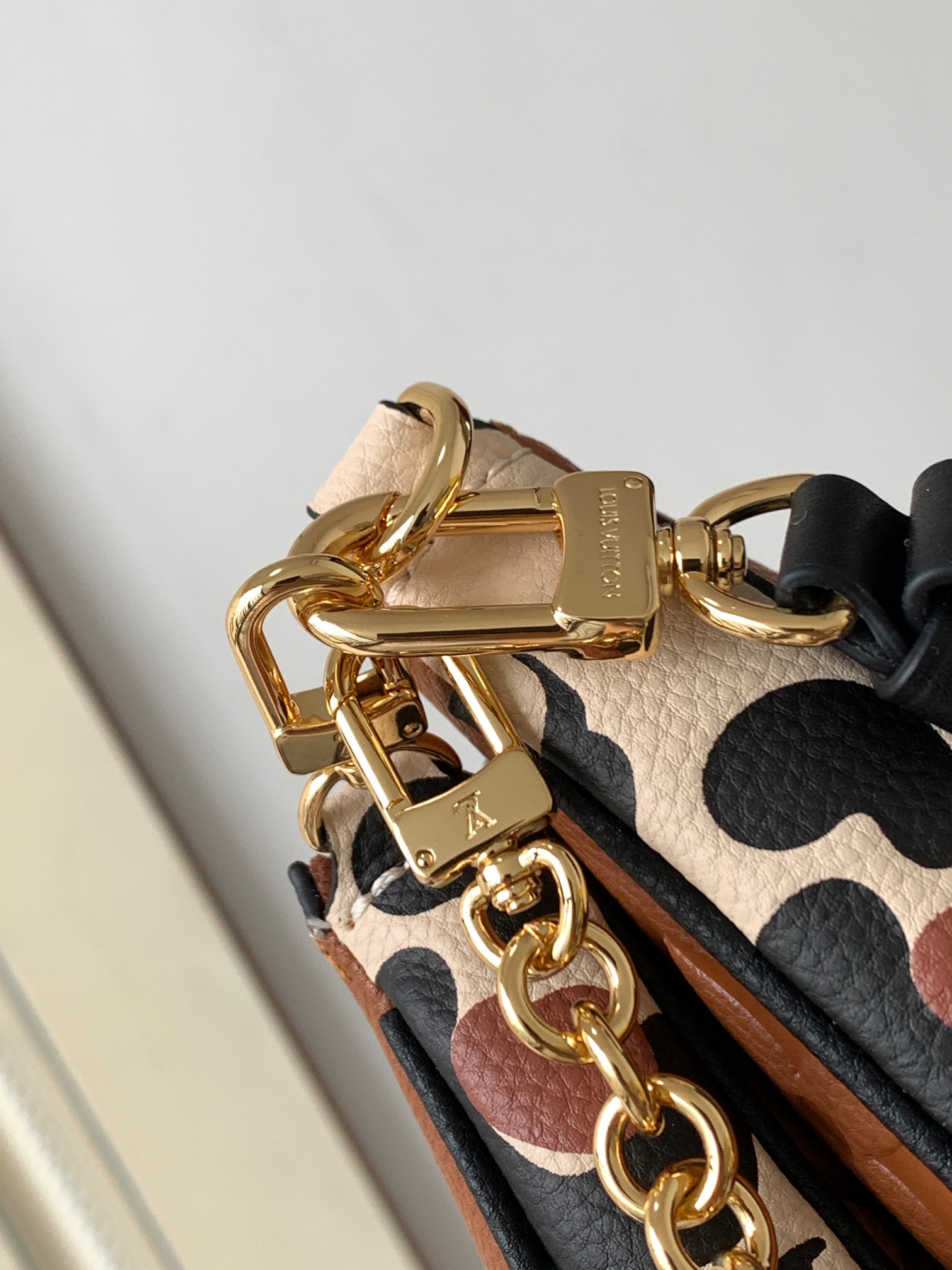 Louis Vuitton Classic Vintage-Inspired Crossbody/Shoulder Bag