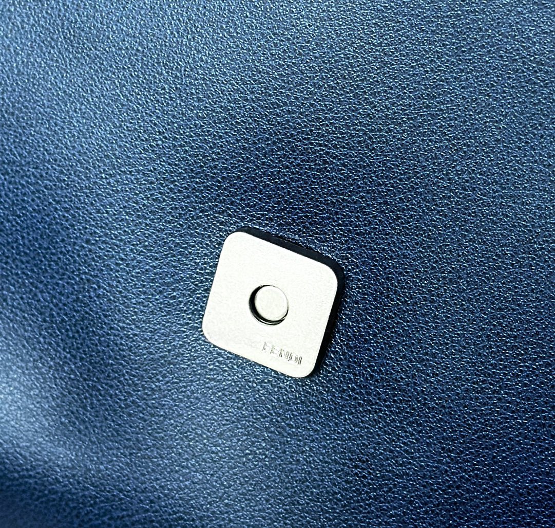 Fendi Baguette Large Chain Handbag