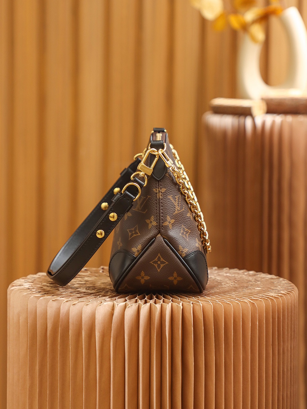 Louis Vuitton Classic Vintage-Inspired Underarm Bag