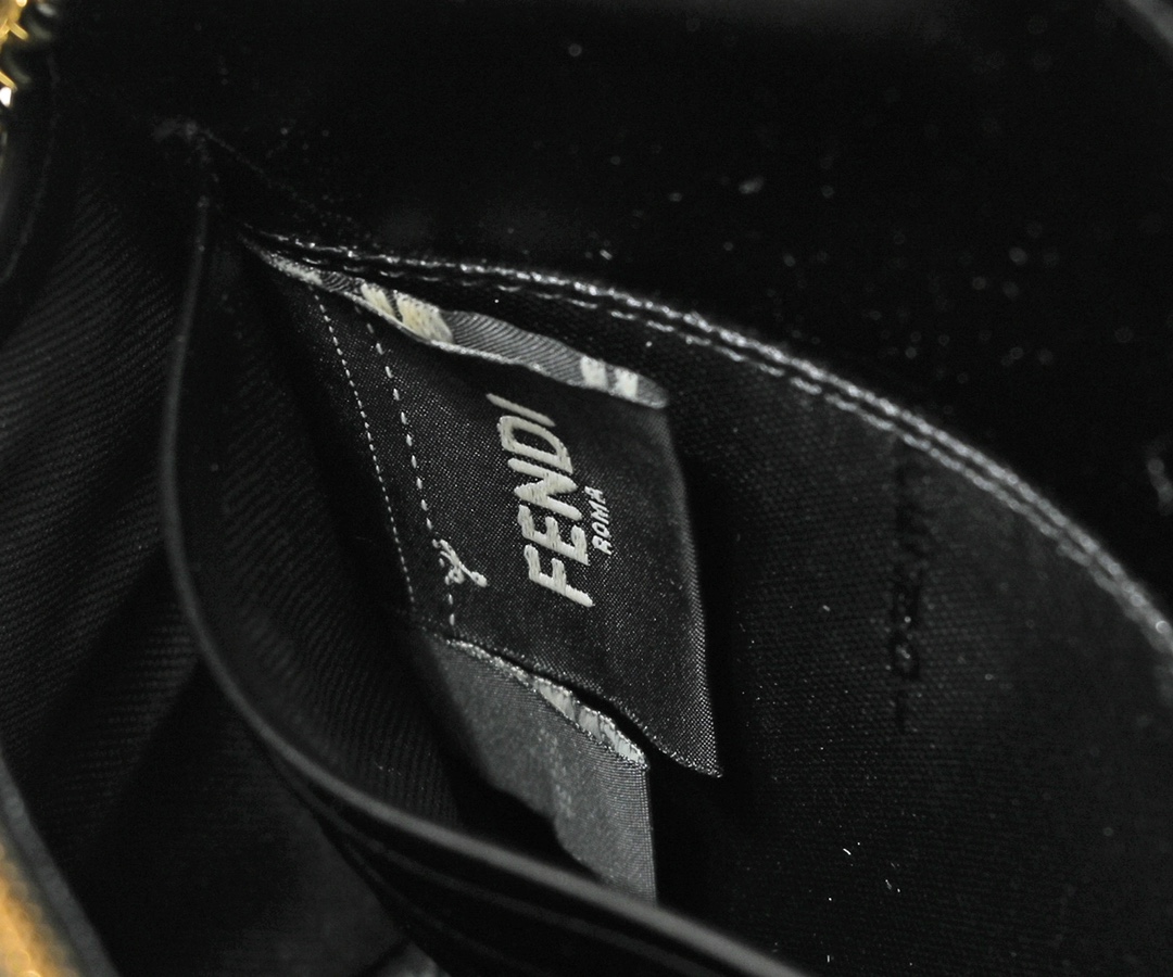 Fendi Chain Shoulder & Crossbody Bag