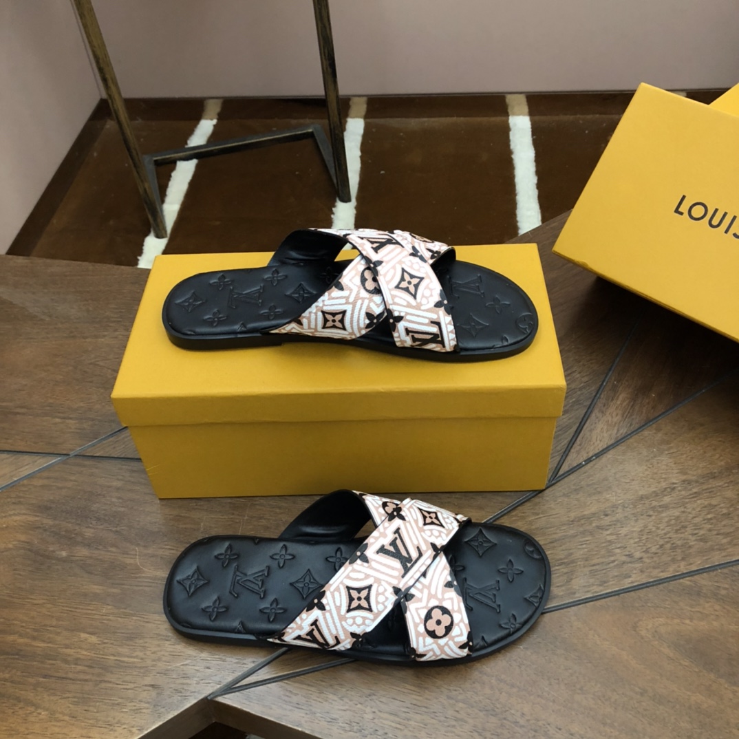 LV Fashionable Classic Versatile Leather Slippers