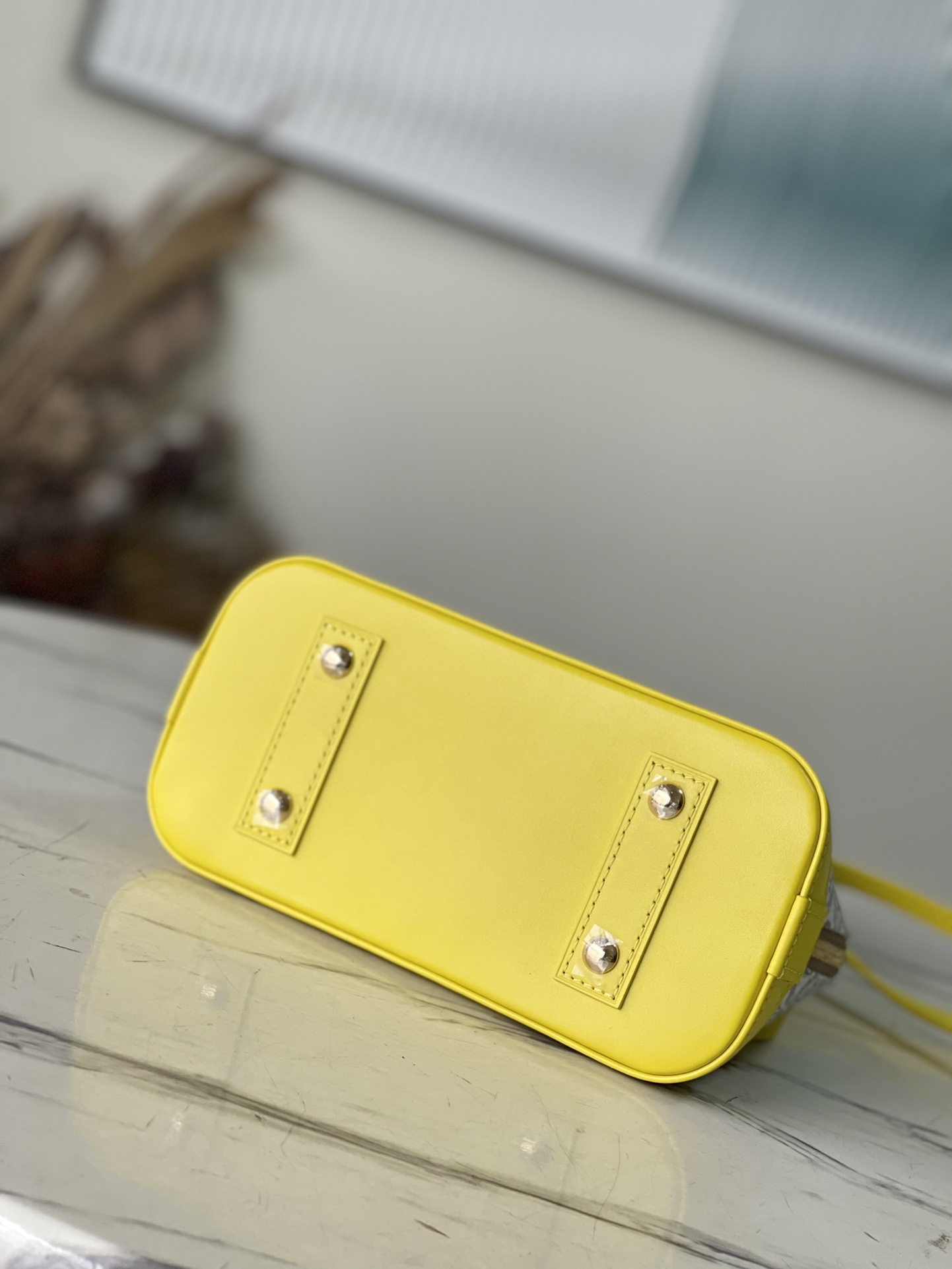 Louis Vuitton Stylish Versatile Leather Crossbody/Shoulder Bag