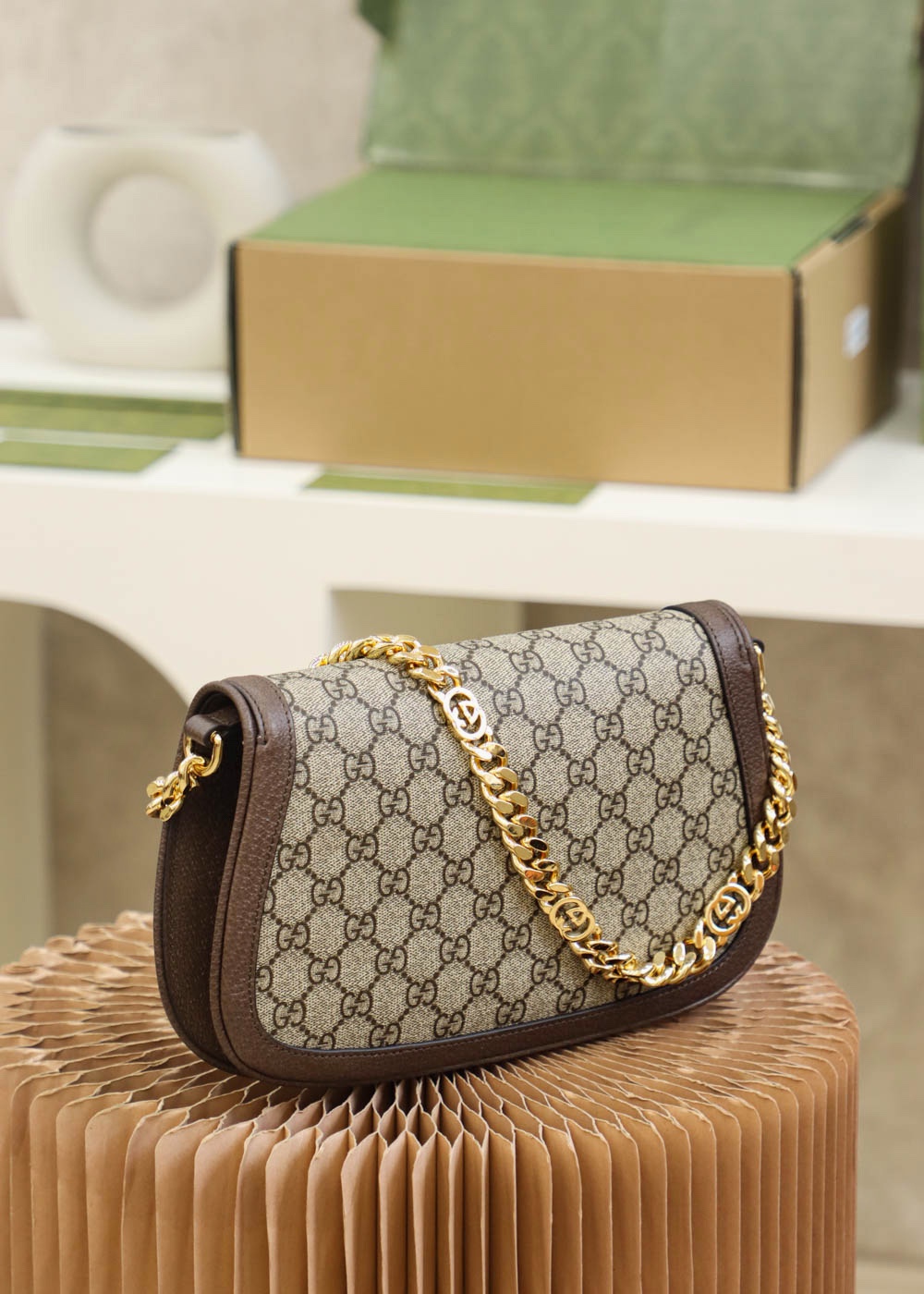 Gucci Classic Rich-Tone Leather Crossbody/Shoulder Bag