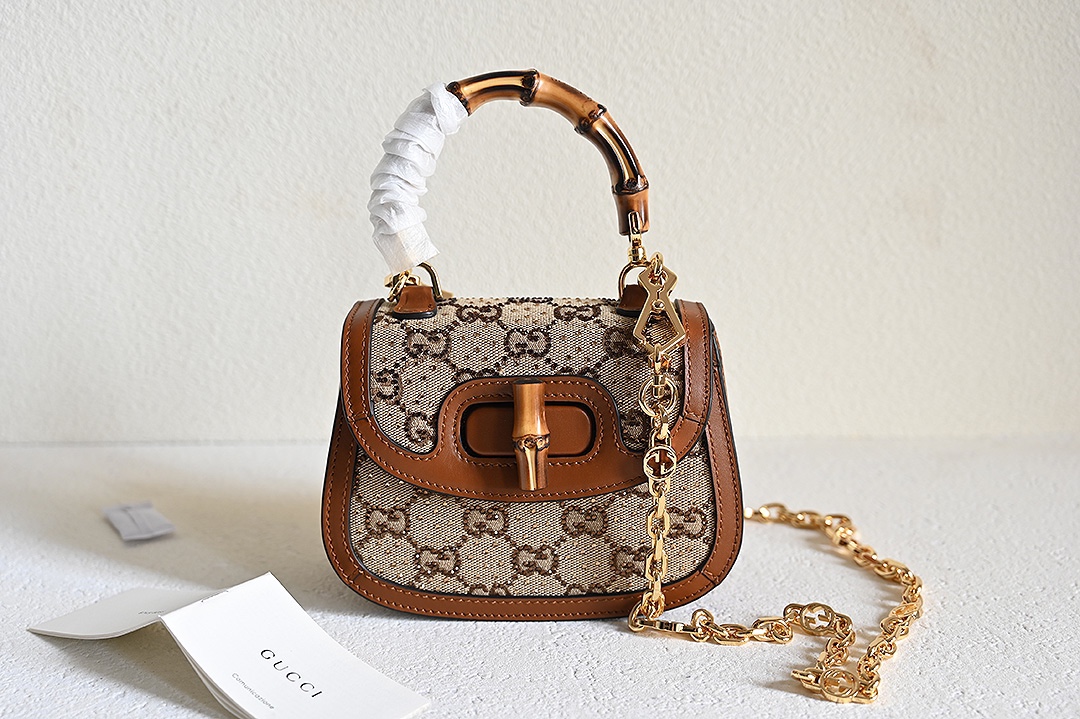 Gucci Classic Vintage-Inspired Leather Handbag