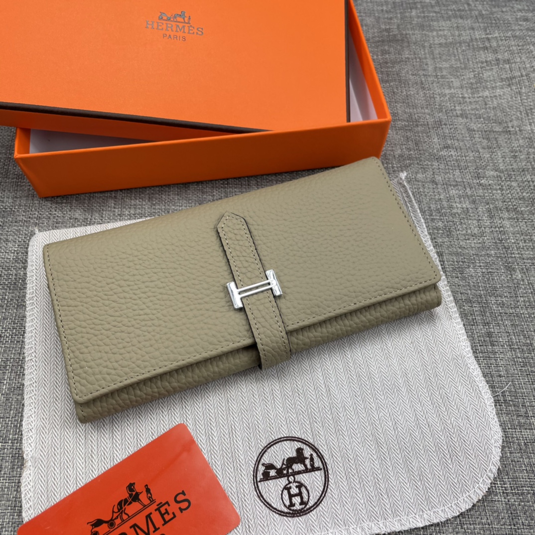 Hermès Bi-Fold Wallet