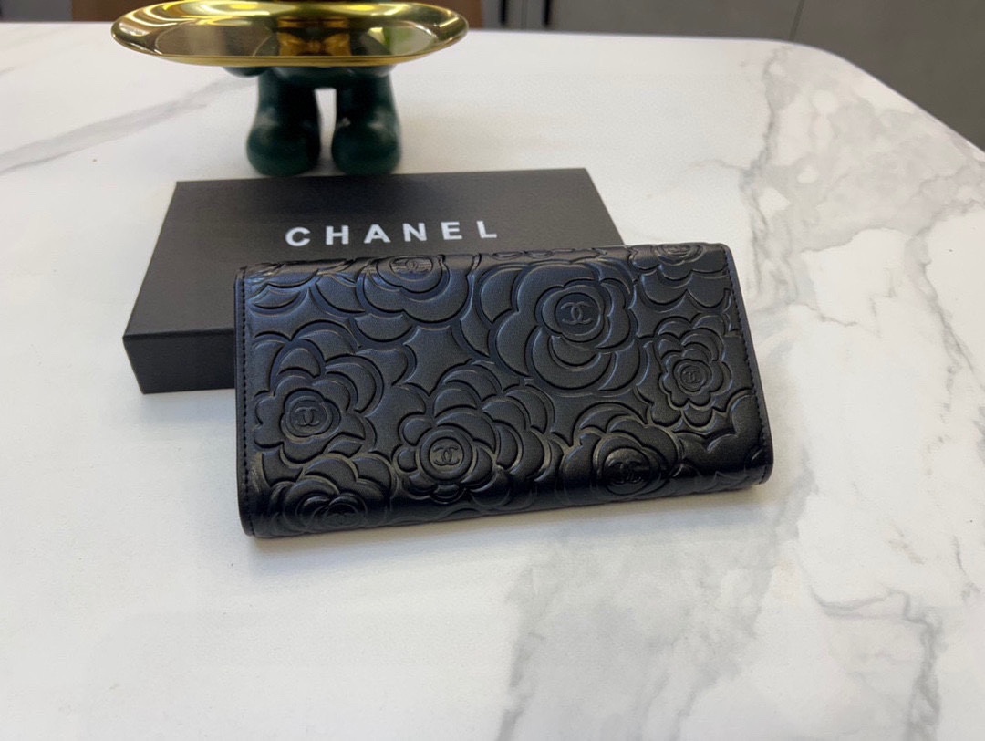 Chanel Elegant Cowhide Clutch Purse