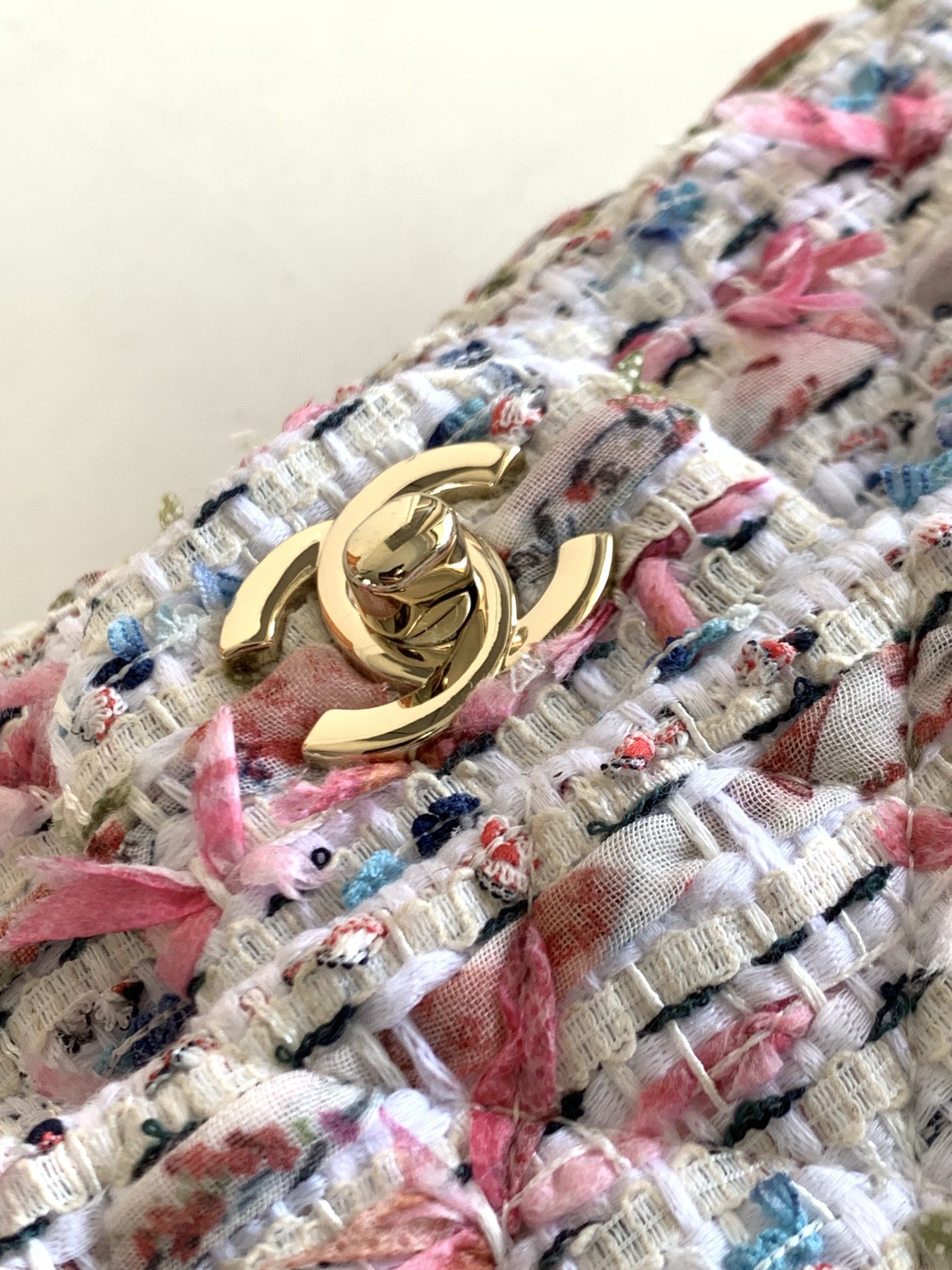 Chanel Autumn-Winter Tweed Elegant Crossbody Bag