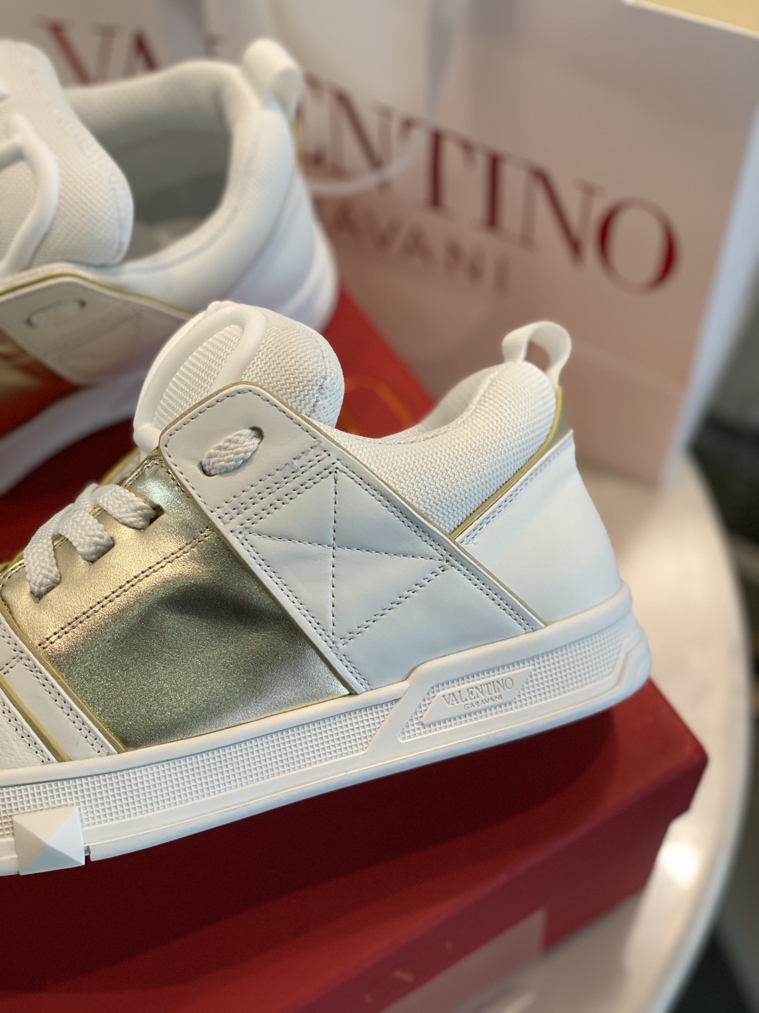 Valentino ONE STUD Calfskin Lace-Up Sneakers