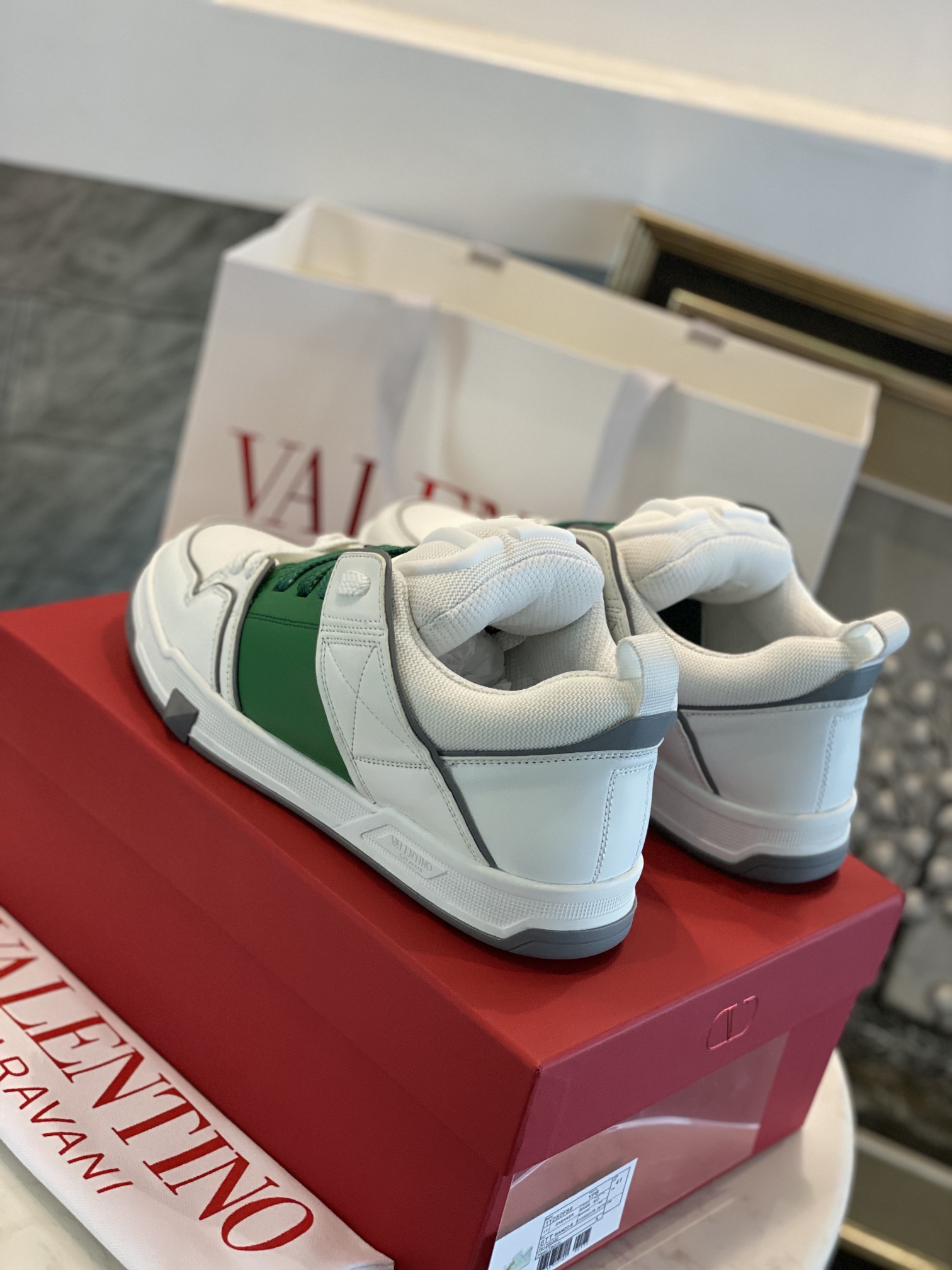Valentino ONE STUD Calfskin Lace-Up Sneakers