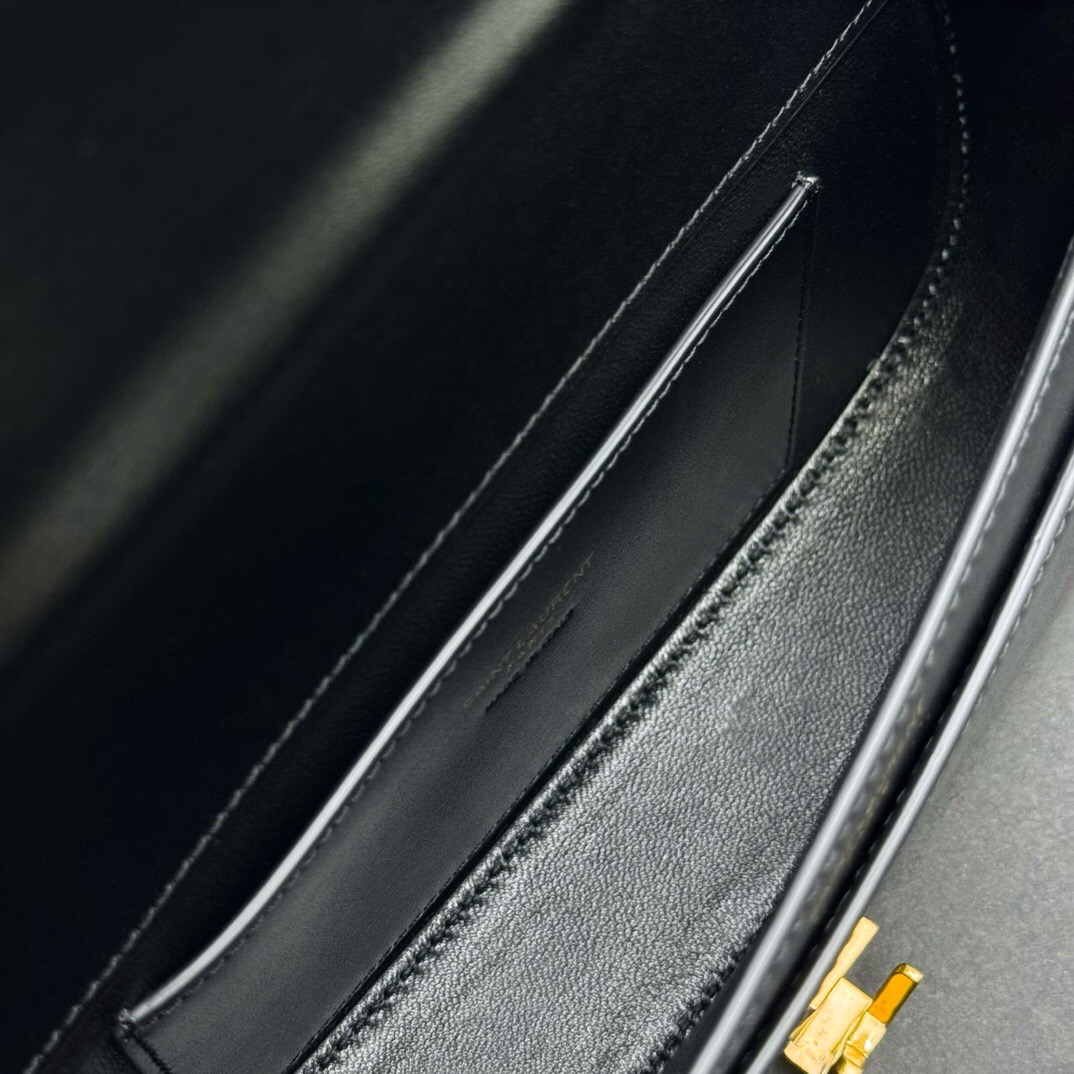 Saint Laurent Voltaire Underarm Bag