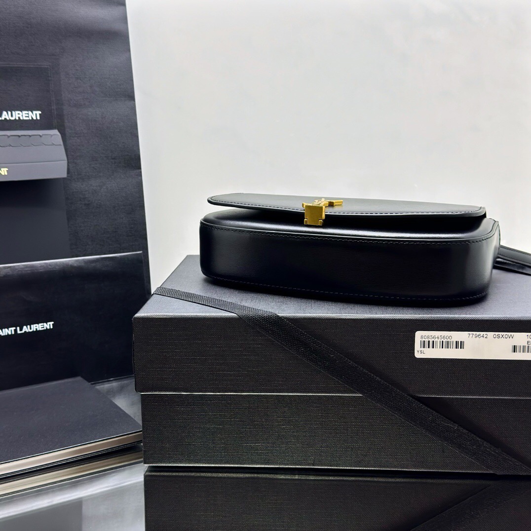 Saint Laurent Voltaire Underarm Bag