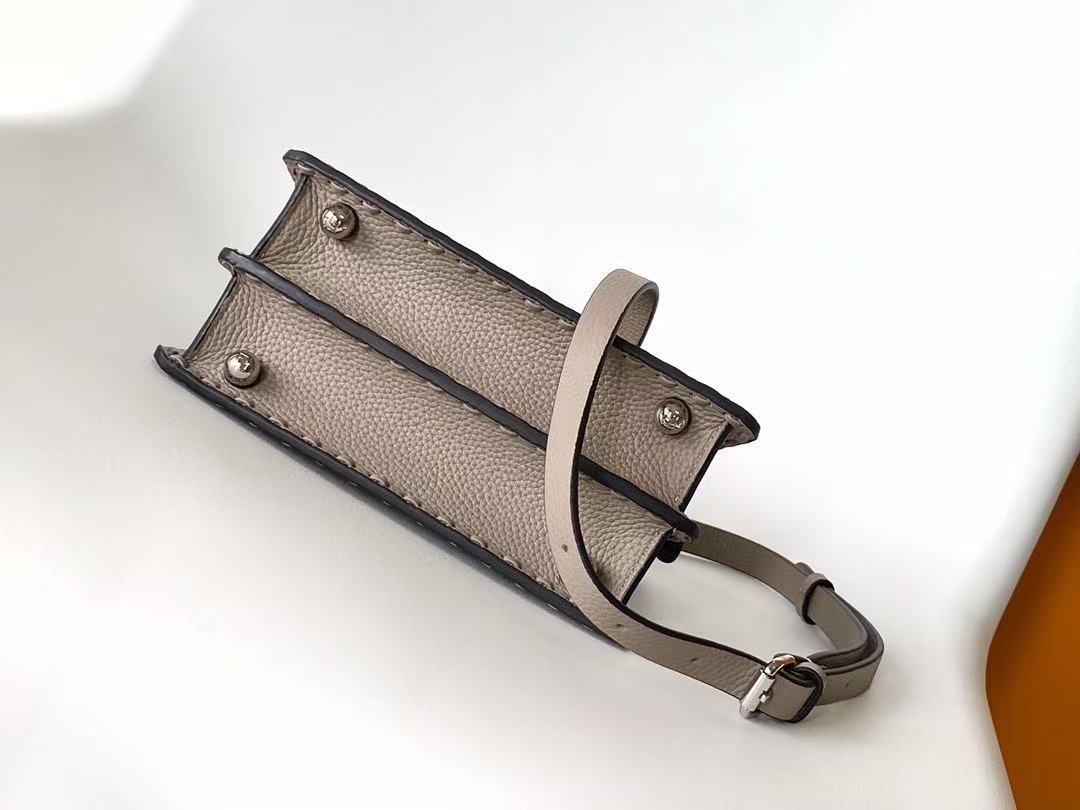 Fendi Iconic Peekaboo ISeeU Handbag