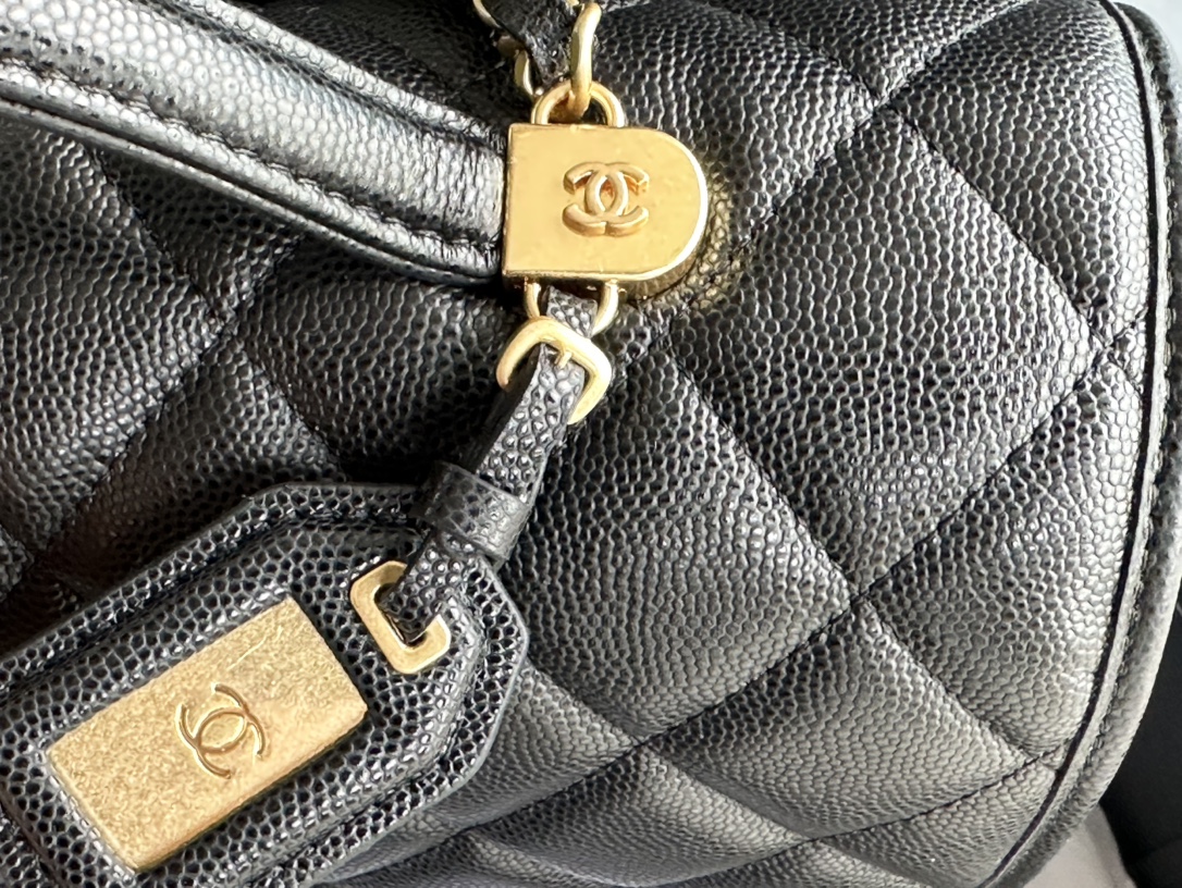 Chanel Large Caviar Leather Messenger Bag