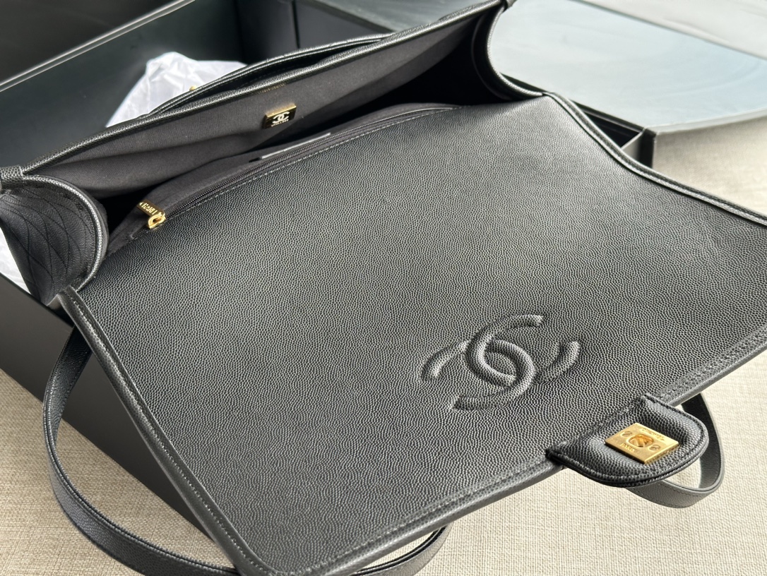 Chanel Large Caviar Leather Messenger Bag