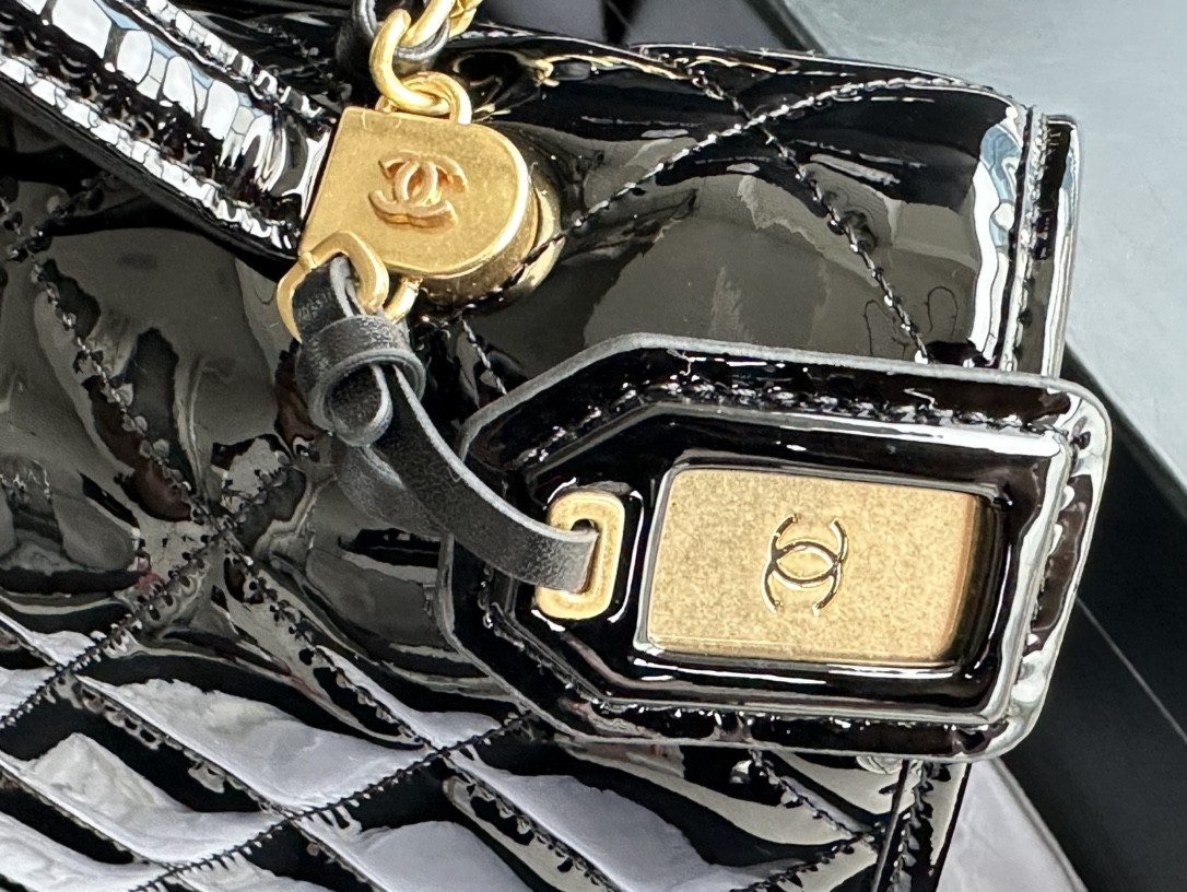 Chanel Large Caviar Leather Messenger Bag