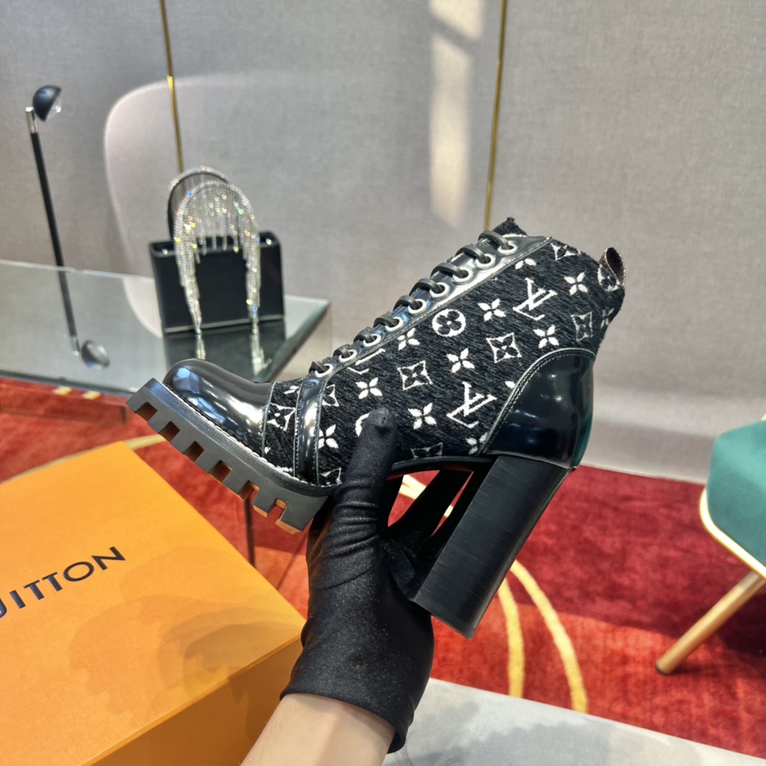 LV Star Trail Leather Ankle Boots