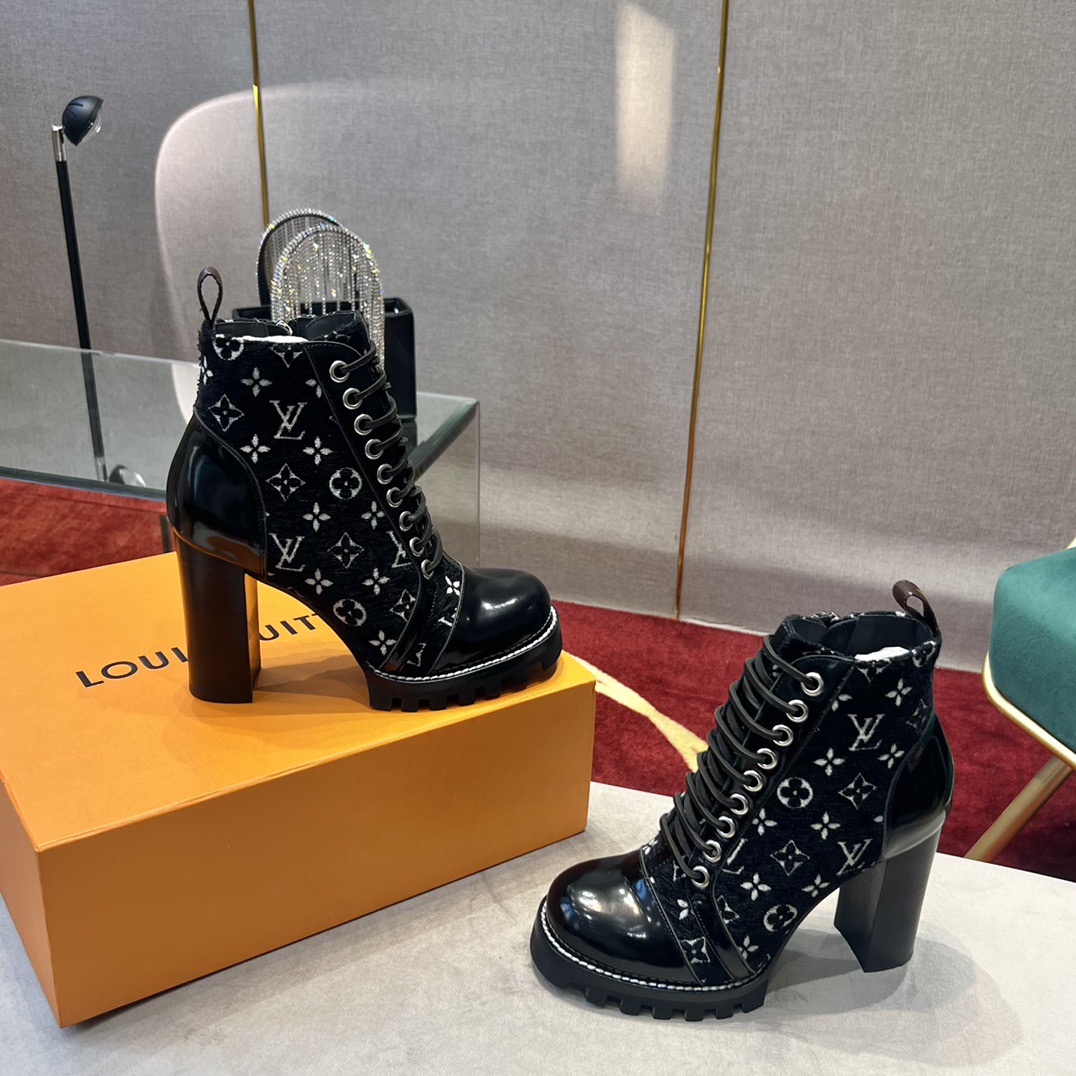 LV Star Trail Leather Ankle Boots