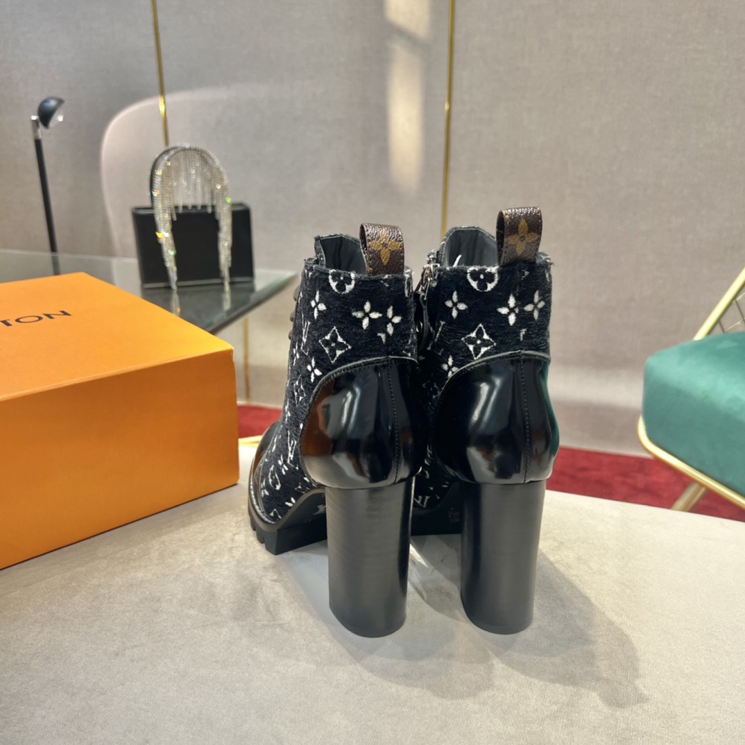 LV Star Trail Leather Ankle Boots